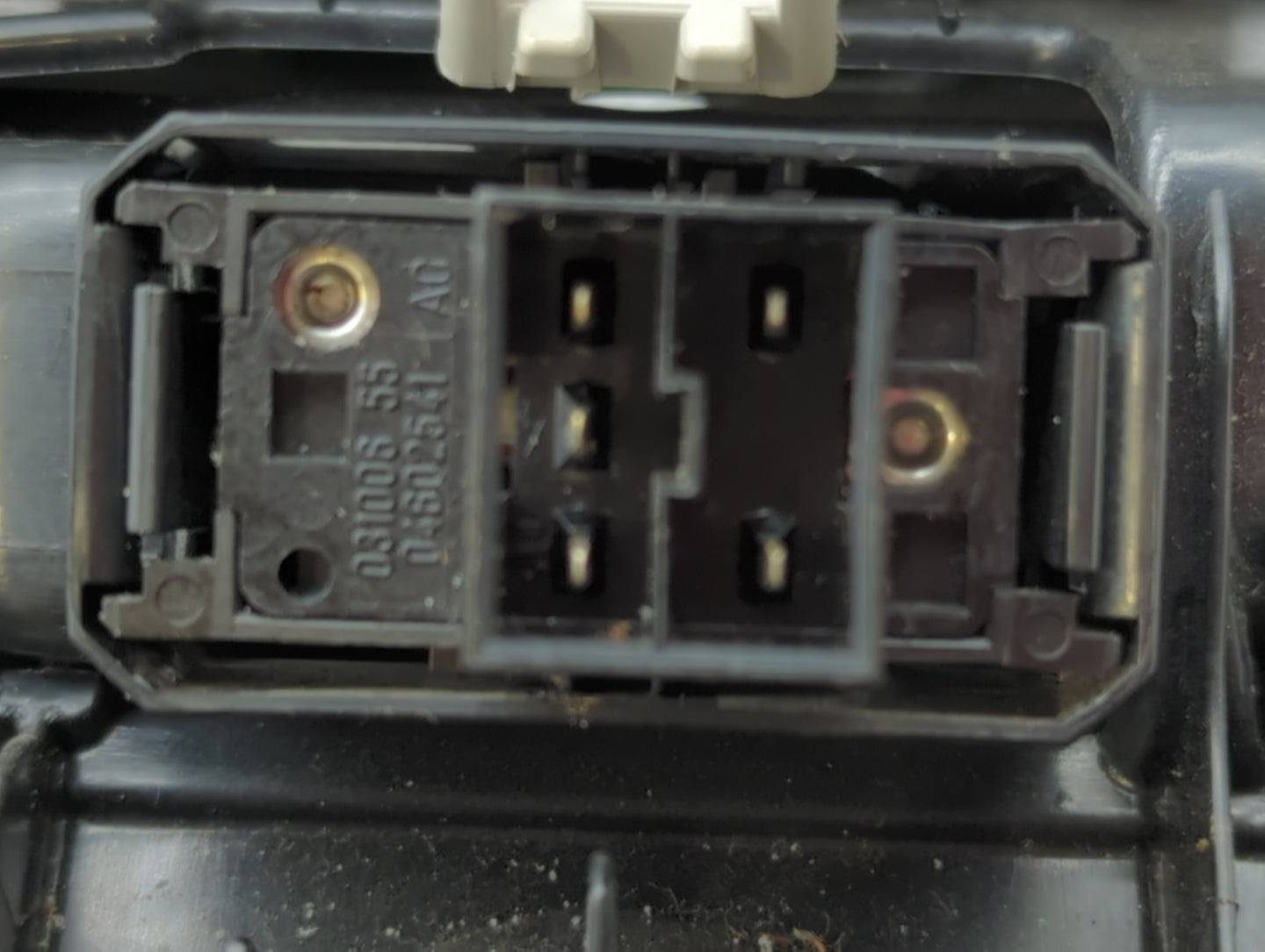 2015 Dodge Ram 1500 Center Floor Console P/N:68105822AB Fits Fits 2013 2014 OEM Used Auto Parts - Oemusedautoparts1.com