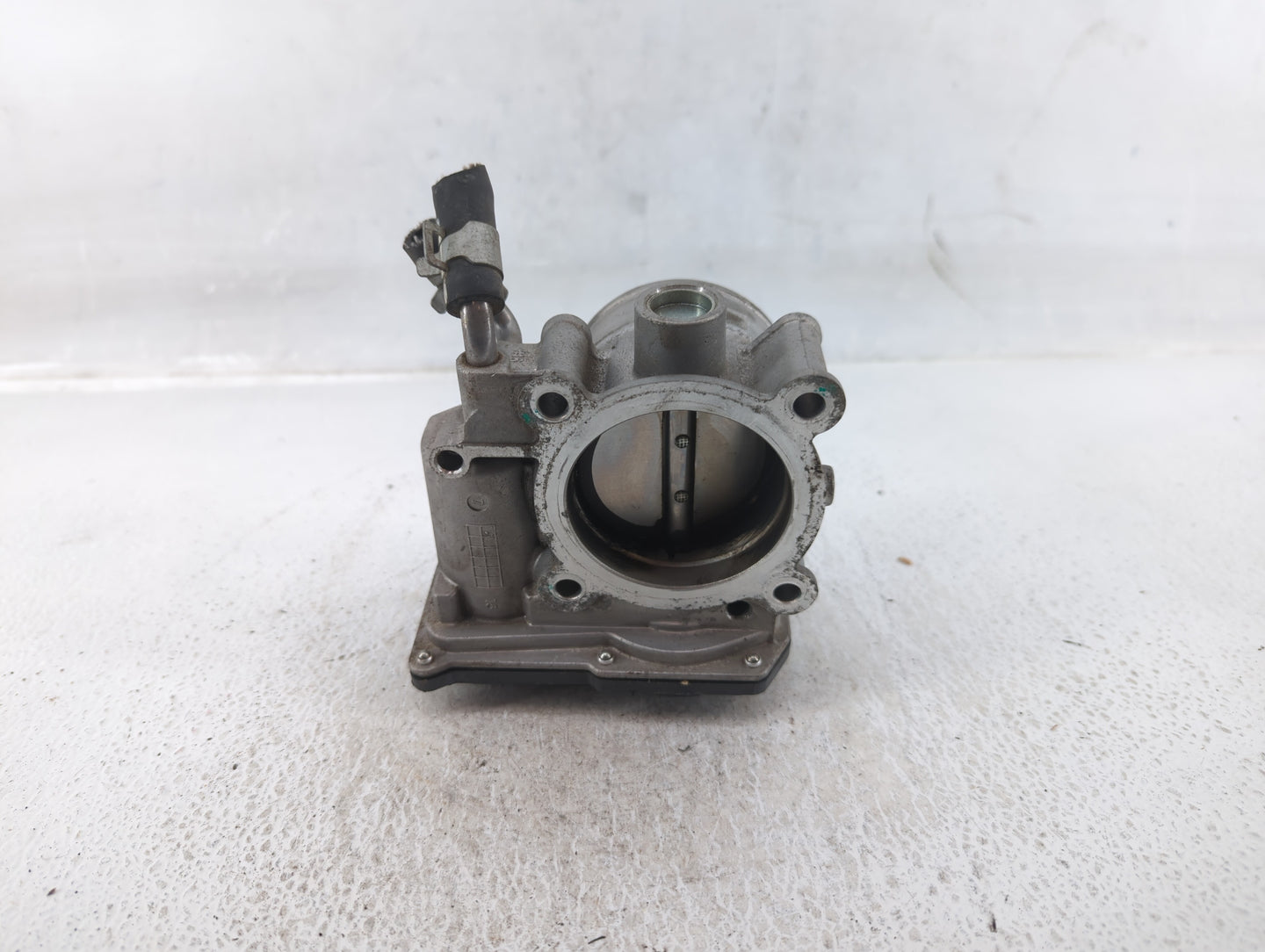 2015 Dodge Ram 1500 Throttle Body P/N:35100-2E000 Fits Fits 2012 2013 2014 2016 2017 2018 2019 2020 2021 2022 OEM Used Auto 