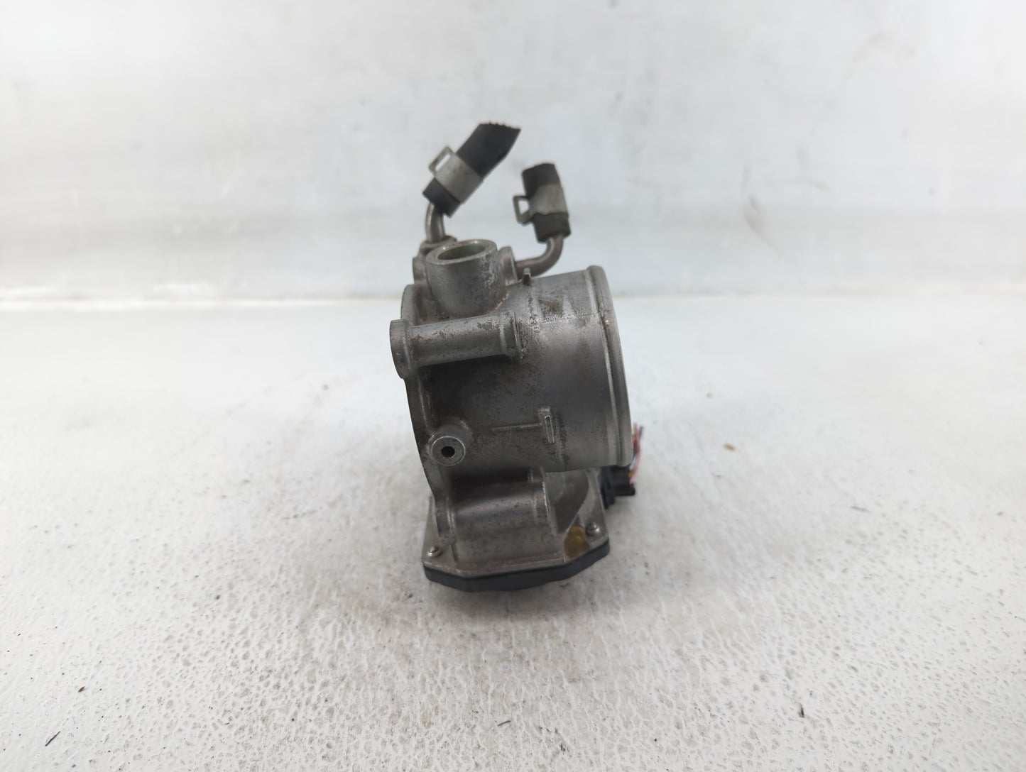 2015 Dodge Ram 1500 Throttle Body P/N:35100-2E000 Fits Fits 2012 2013 2014 2016 2017 2018 2019 2020 2021 2022 OEM Used Auto 
