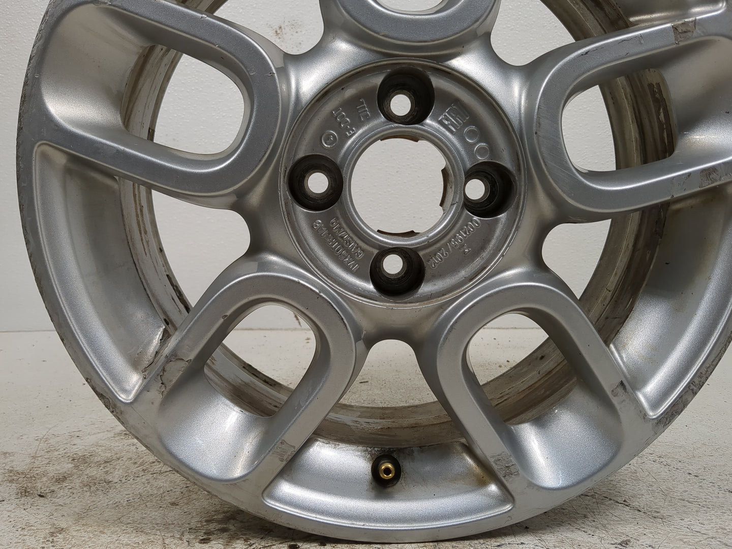 2012-2018 Fiat 500 Oem Wheel Rim - Oemusedautoparts1.com