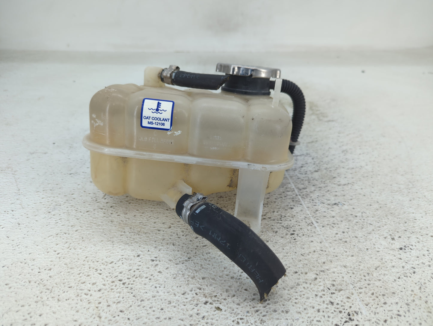 2012-2017 Fiat 500 Radiator Coolant Overflow Expansion Tank Bottle - Oemusedautoparts1.com