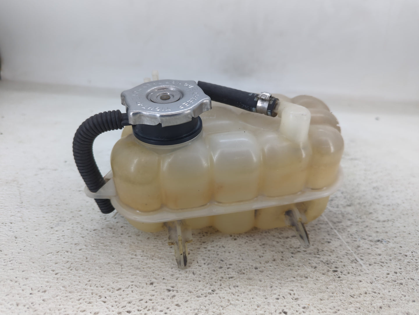 2012-2017 Fiat 500 Radiator Coolant Overflow Expansion Tank Bottle 1432446 - Oemusedautoparts1.com