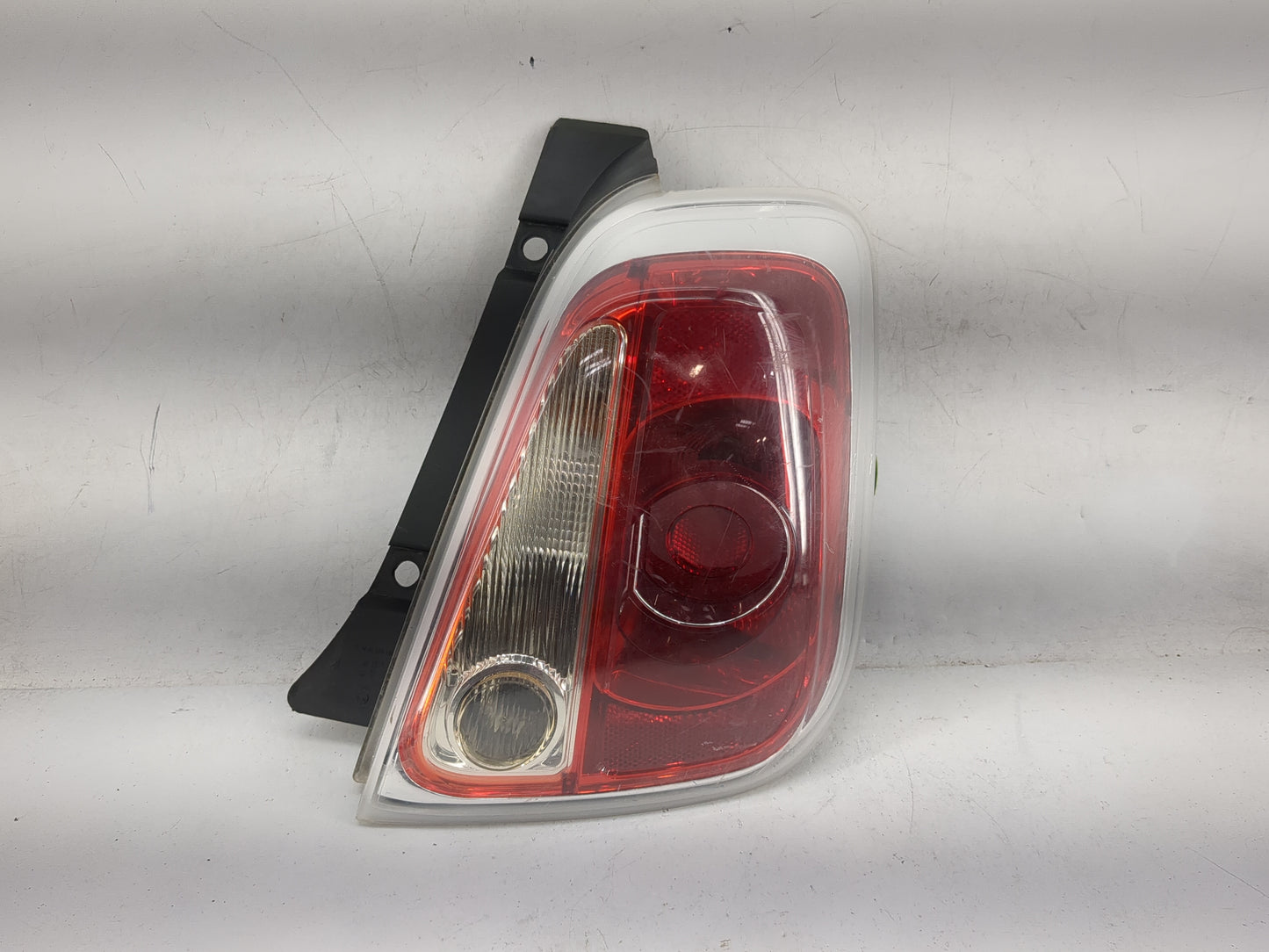 2015 Fiat 500 Tail Light Assembly Driver Left OEM P/N:F00HTC401200 05182418AD Fits OEM Used Auto Parts - Oemusedautoparts1.c