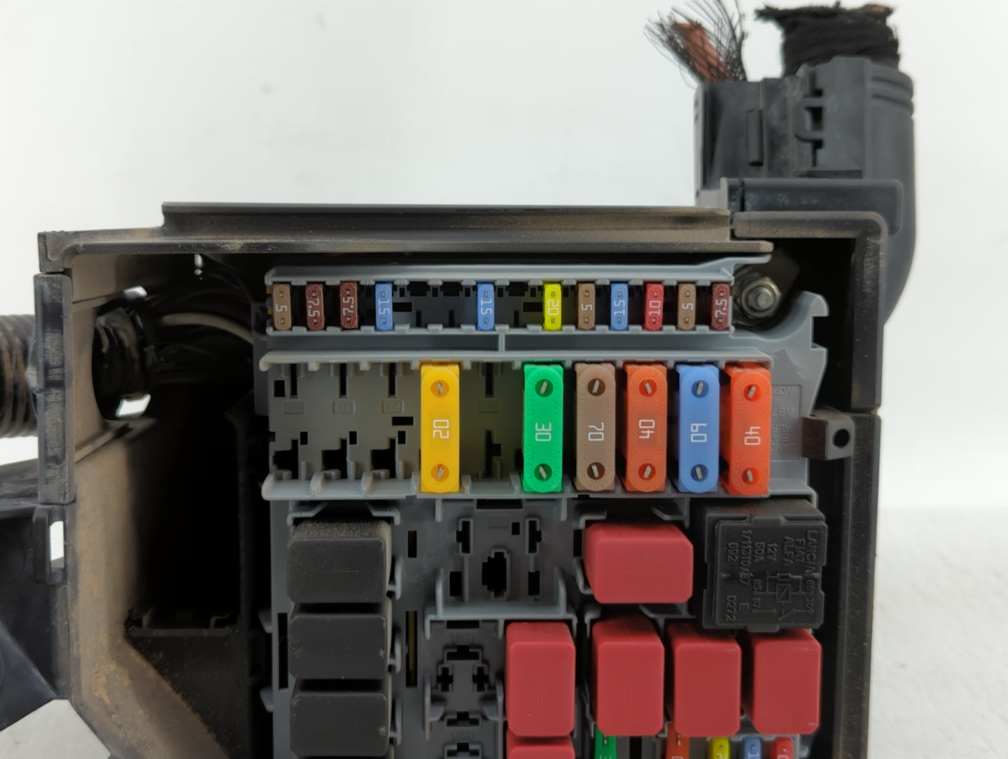 2012-2017 Fiat 500 Fusebox Fuse Box Panel Relay Module P/N:53100999 Fits Fits 2012 2013 2014 2015 2016 2017 OEM Used Auto Pa