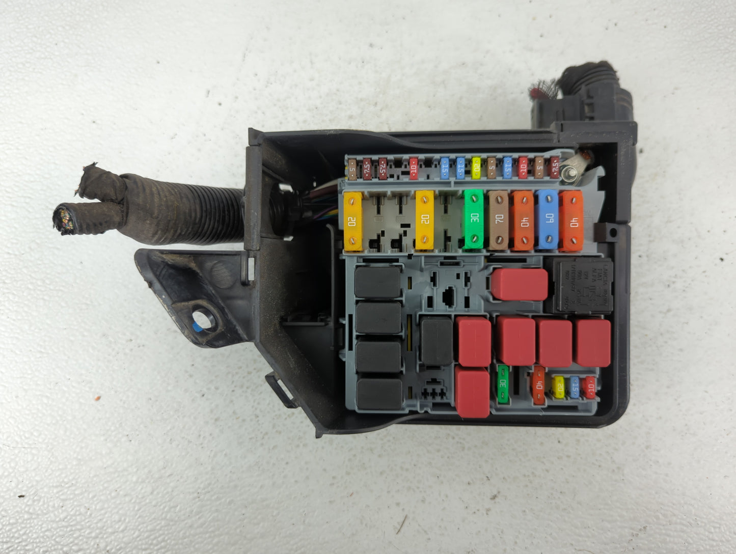 2012-2017 Fiat 500 Fusebox Fuse Box Panel Relay Module P/N:53100999 Fits Fits 2012 2013 2014 2015 2016 2017 OEM Used Auto Pa
