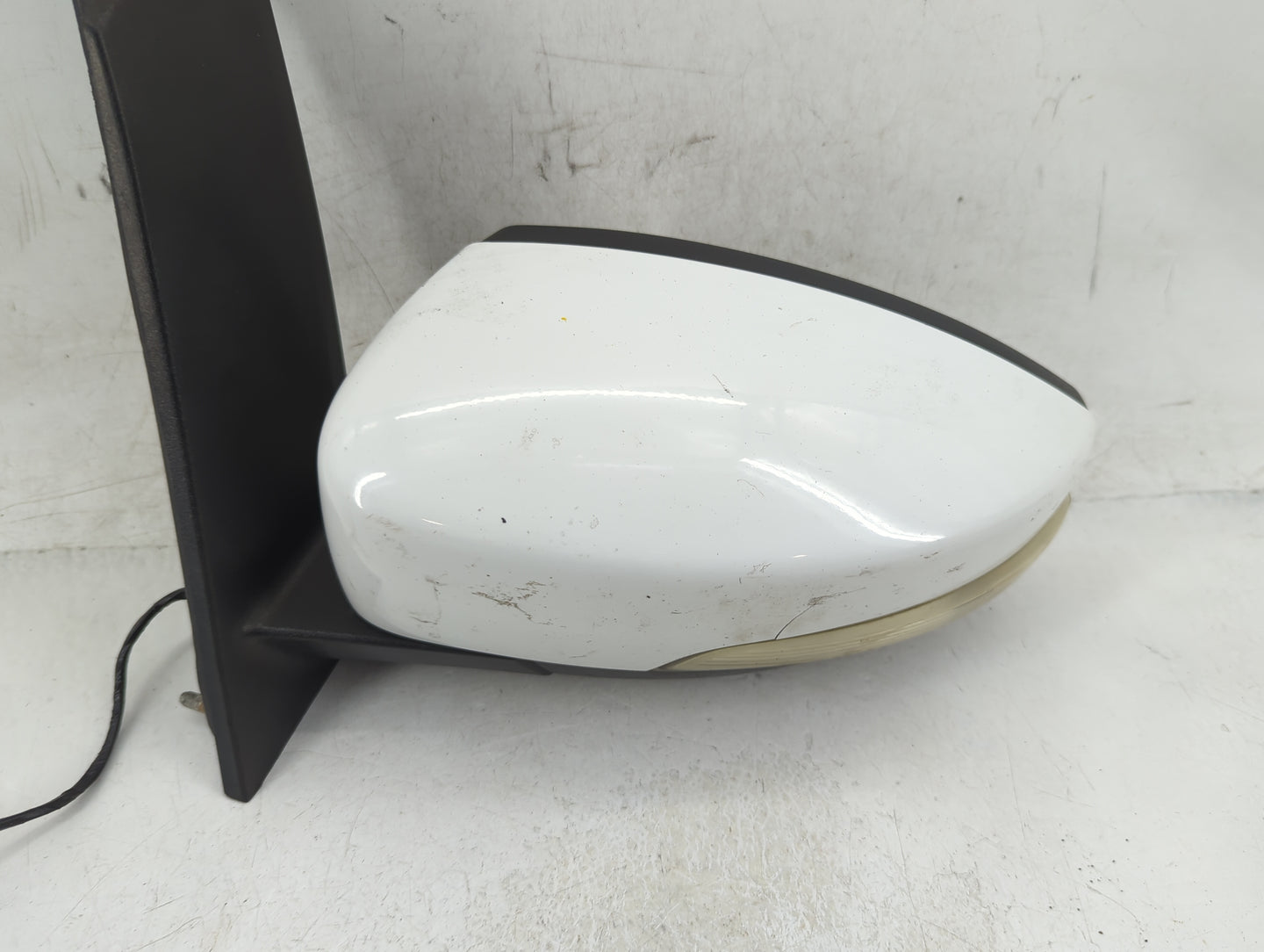 2013-2018 Ford C-Max Driver Side View Mirror - Left Door Mirror OEM Used - Oemusedautoparts1.com