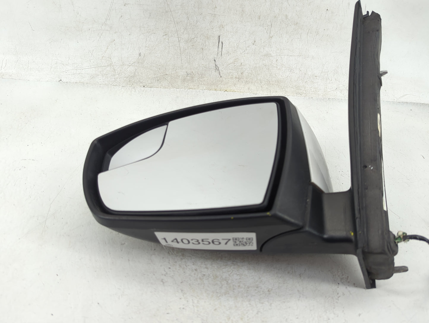 2013-2018 Ford C-Max Driver Side View Mirror - Left Door Mirror OEM Used - Oemusedautoparts1.com