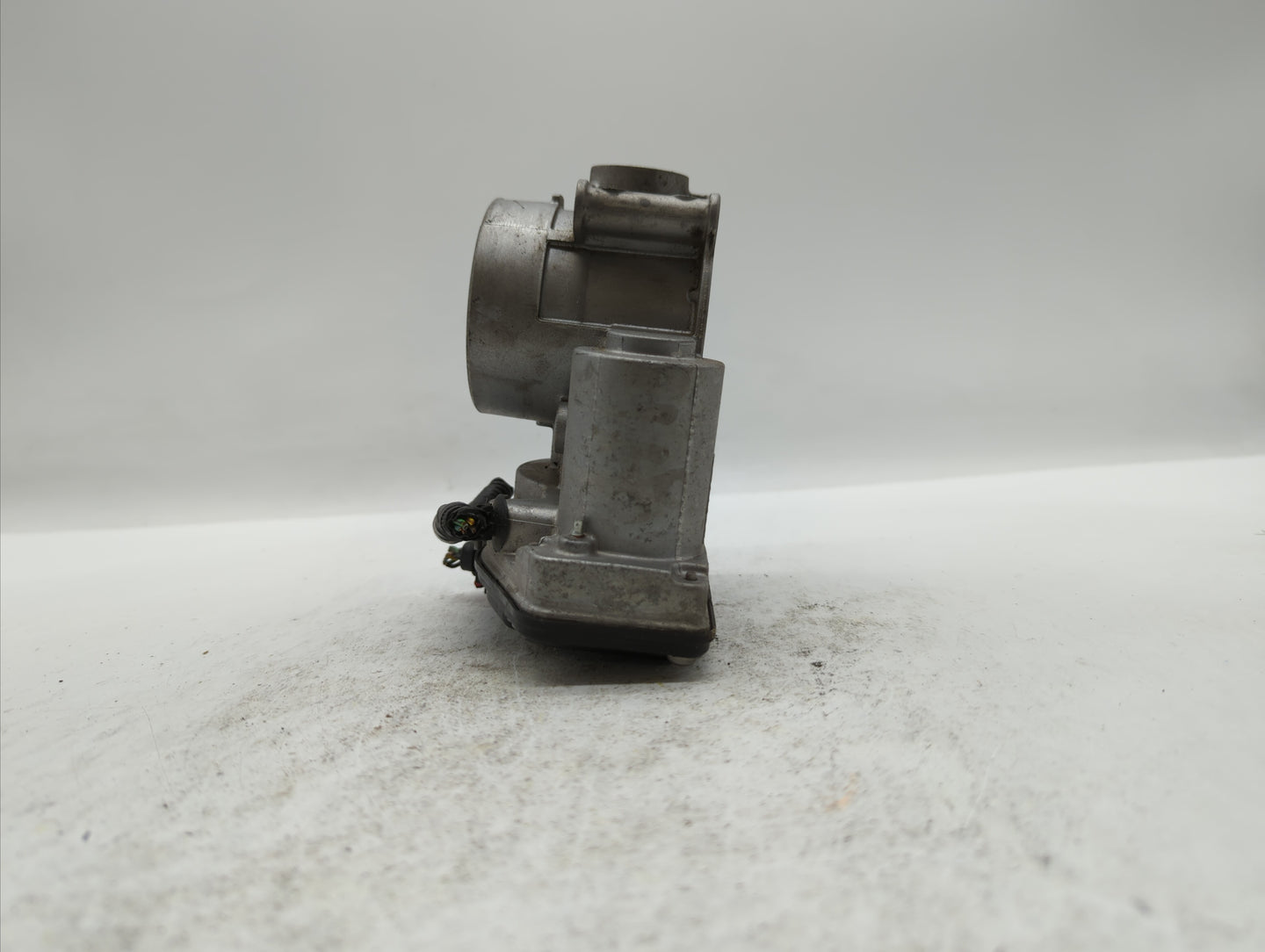 2013-2018 Ford C-Max Throttle Body P/N:DS7E-9F991-AK DS7E-9F991-AD Fits Fits 2013 2014 2015 2016 2017 2018 2019 2020 OEM Use