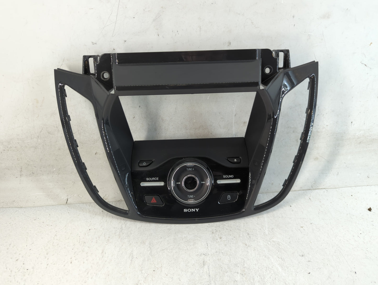 2013-2016 Ford C-Max Radio AM FM Cd Player Receiver Replacement P/N:00035057 0151-696 Fits Fits 2013 2014 2015 2016 OEM Used