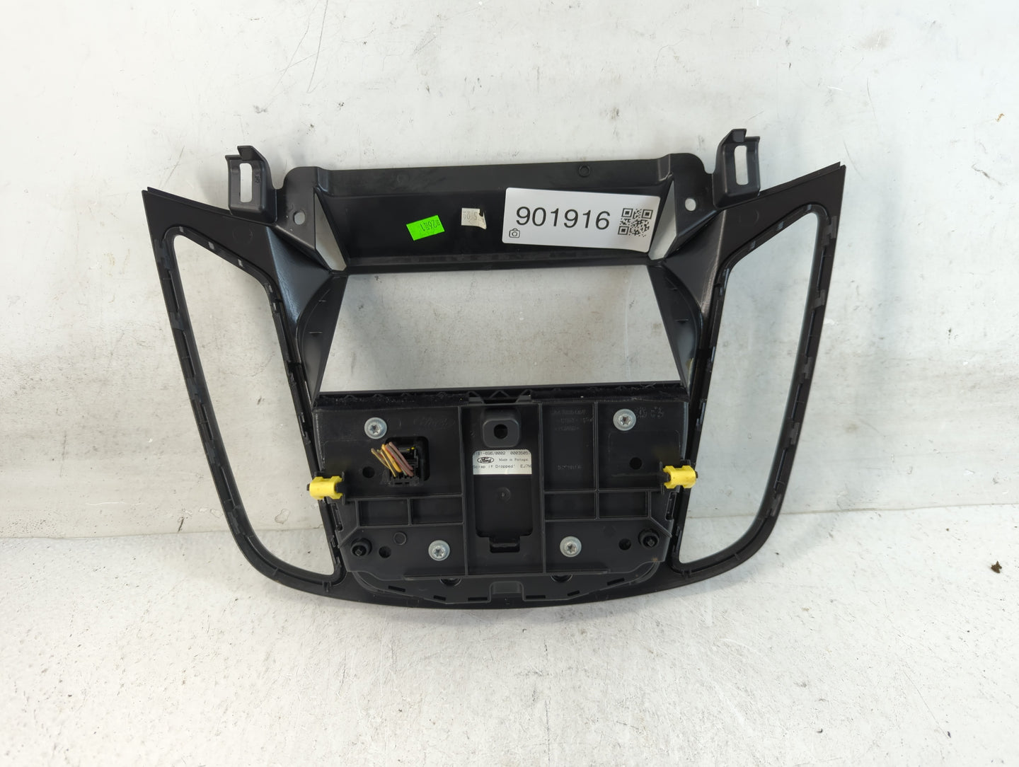 2013-2016 Ford C-Max Radio AM FM Cd Player Receiver Replacement P/N:00035057 0151-696 Fits Fits 2013 2014 2015 2016 OEM Used