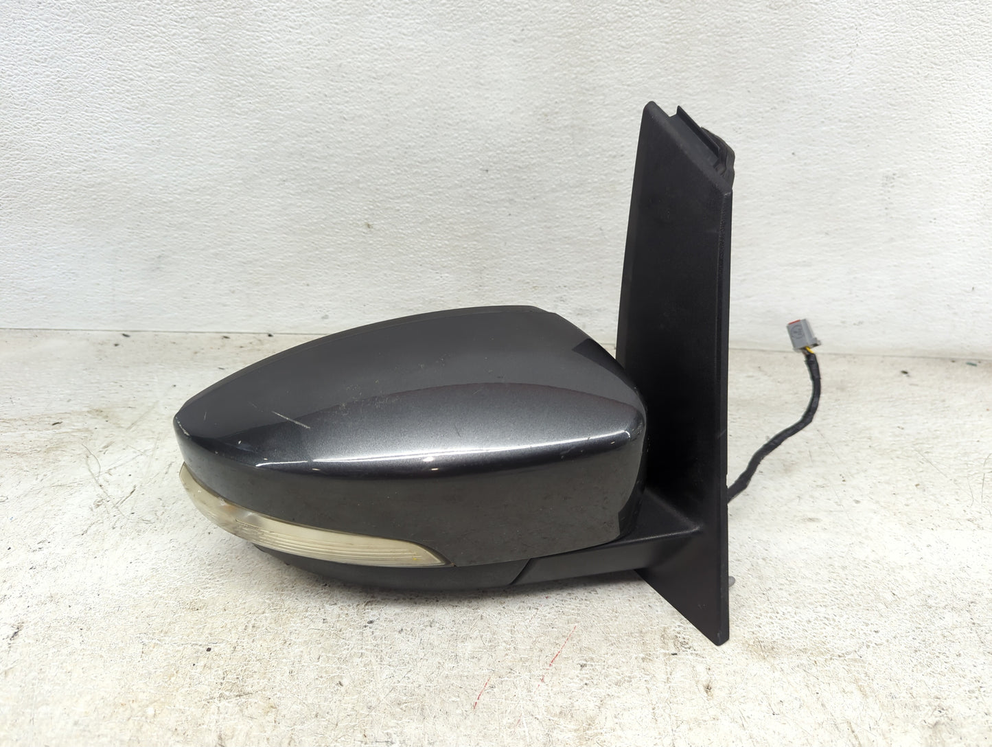 2015 Ford Cmax Passenger Side View Mirror - Right Door Mirror OEM Used - Oemusedautoparts1.com