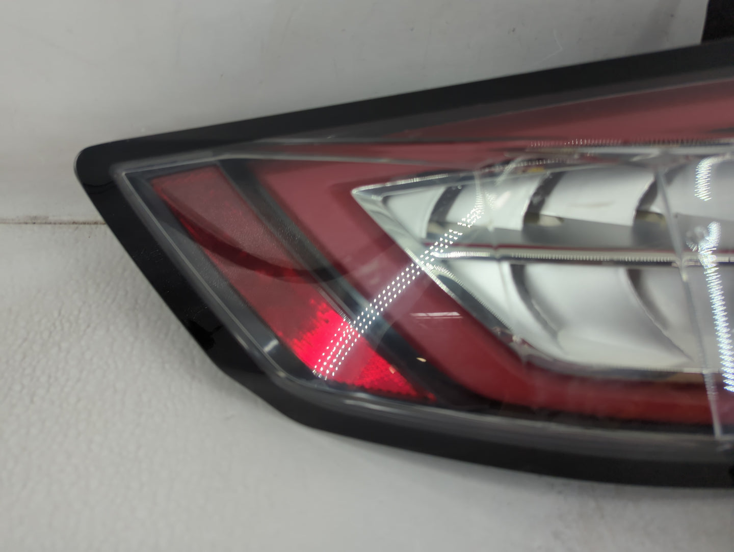 2015-2018 Ford Edge Tail Light Assembly Passenger Right OEM Fits Fits 2015 2016 2017 2018 OEM Used Auto Parts - Oemusedautop