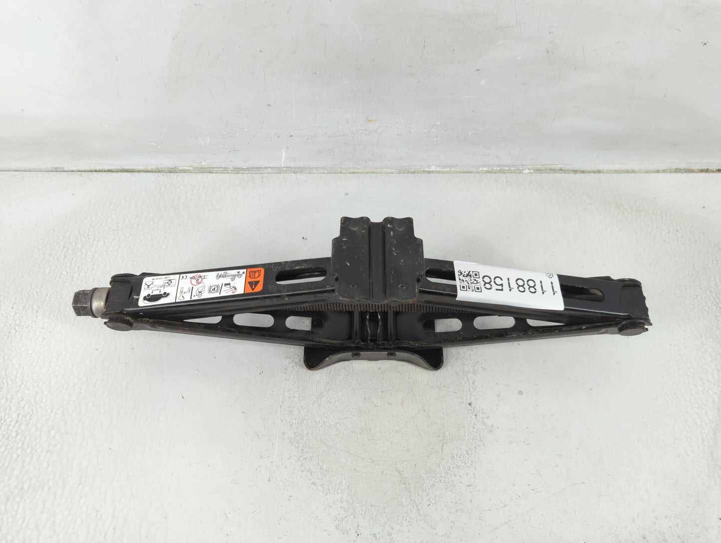 2015 Ford Edge Spare Scissor Car Jack - Oemusedautoparts1.com