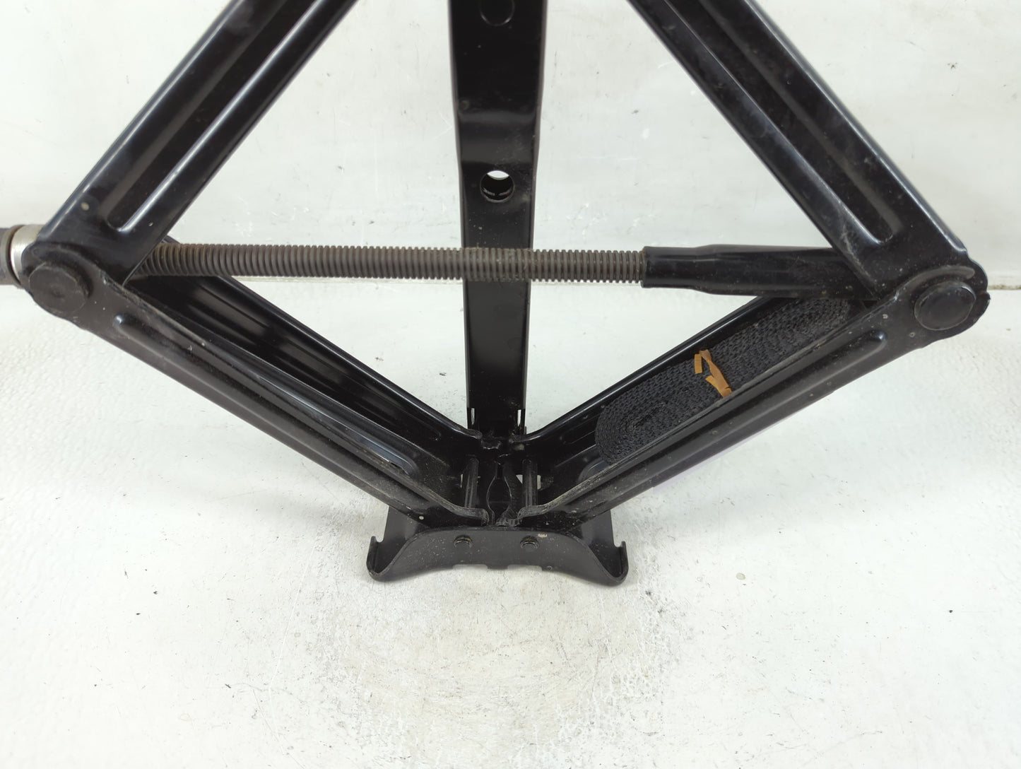 2015 Ford Edge Spare Scissor Car Jack - Oemusedautoparts1.com