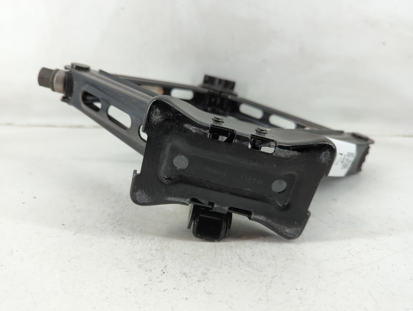 2015 Ford Edge Spare Scissor Car Jack - Oemusedautoparts1.com