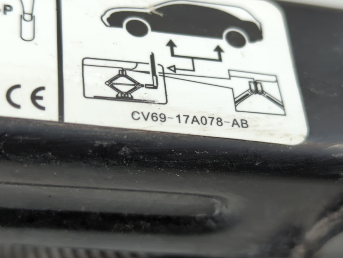2015 Ford Edge Spare Scissor Car Jack - Oemusedautoparts1.com