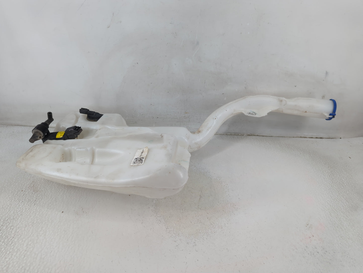 2015-2015 Ford Edge Windshield Washer Fluid Reservoir Bottle Oem - Oemusedautoparts1.com