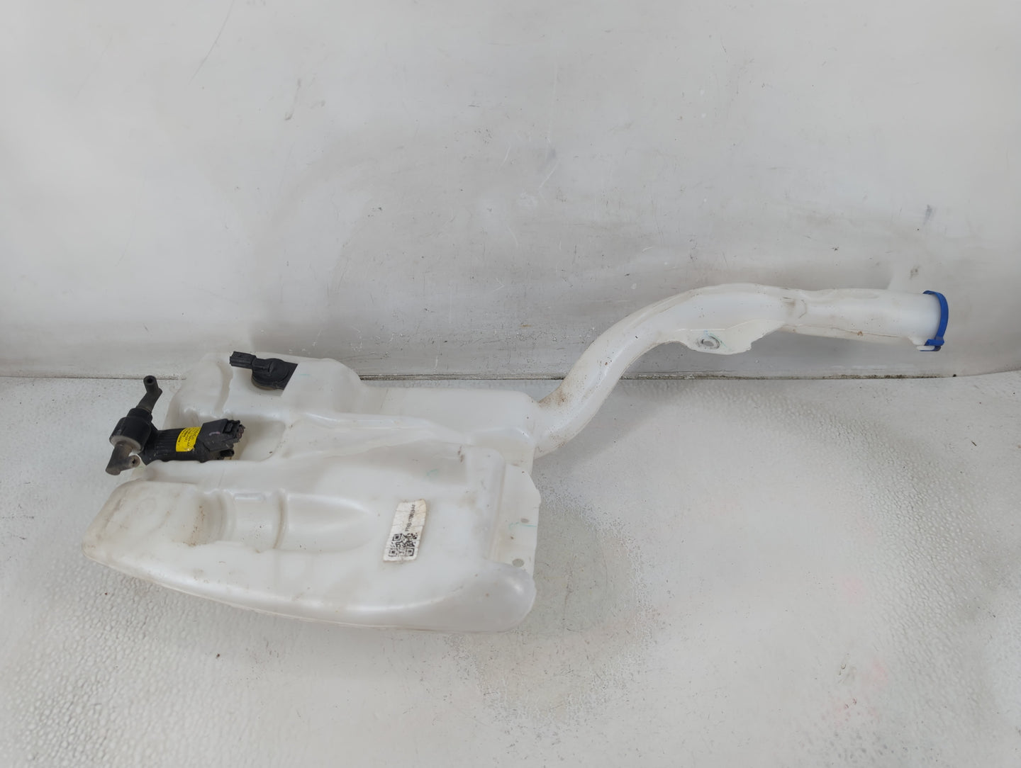 2015-2015 Ford Edge Windshield Washer Fluid Reservoir Bottle Oem - Oemusedautoparts1.com