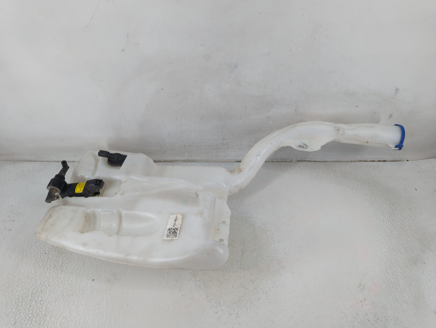 2015-2015 Ford Edge Windshield Washer Fluid Reservoir Bottle Oem - Oemusedautoparts1.com