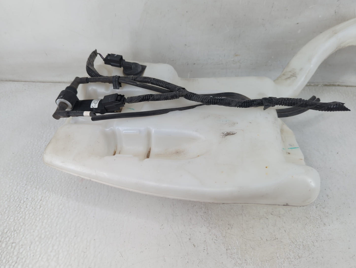 2015-2015 Ford Edge Windshield Washer Fluid Reservoir Bottle Oem - Oemusedautoparts1.com
