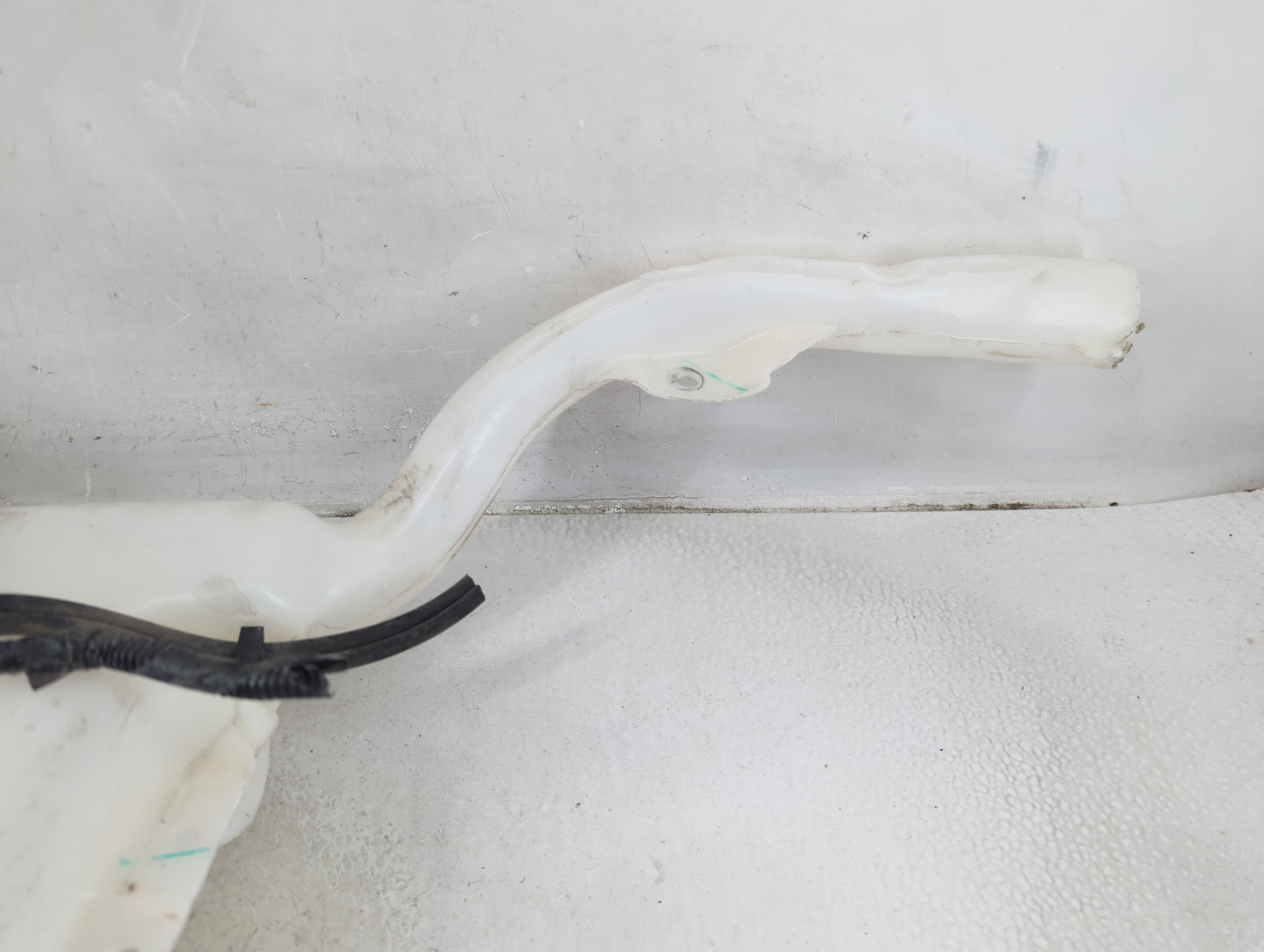 2015-2015 Ford Edge Windshield Washer Fluid Reservoir Bottle Oem - Oemusedautoparts1.com