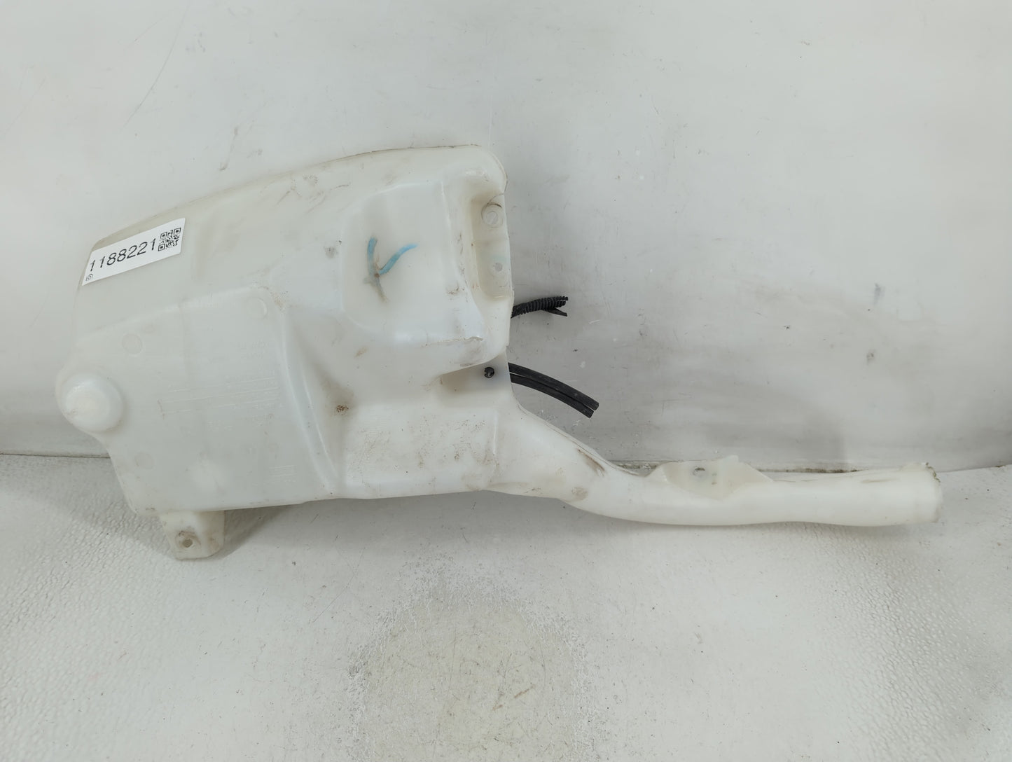 2015-2015 Ford Edge Windshield Washer Fluid Reservoir Bottle Oem - Oemusedautoparts1.com