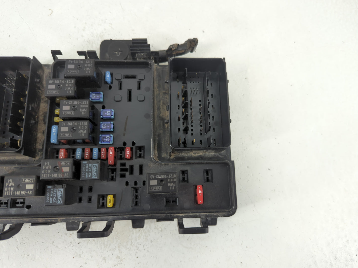 2015-2018 Ford Edge Fusebox Fuse Box Panel Relay Module P/N:G2GT14A075AA Fits Fits 2015 2016 2017 2018 OEM Used Auto Parts -