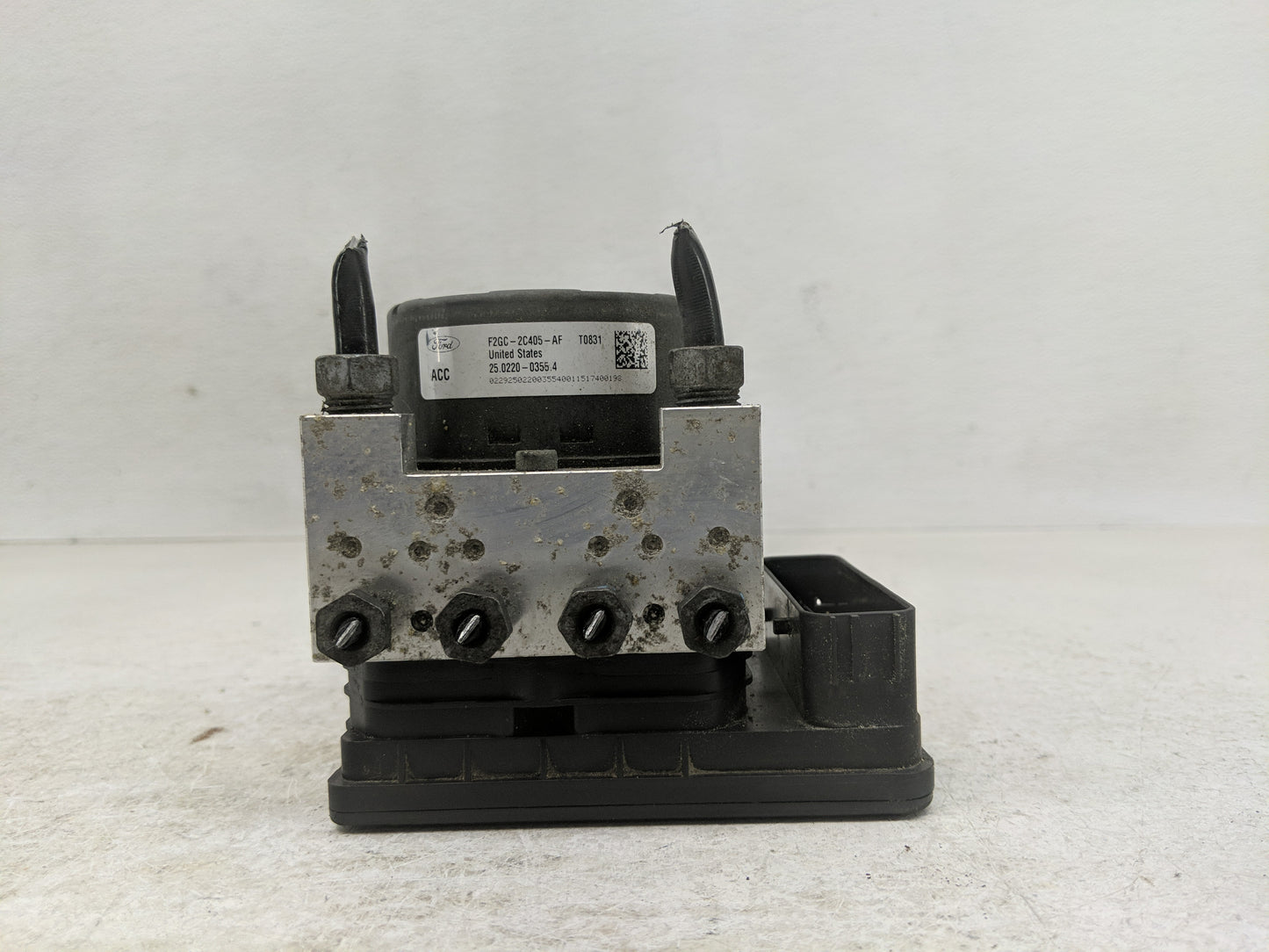 2015-2018 Ford Edge ABS Pump Control Module Replacement P/N:F2GC-2C405-BG Fits Fits 2015 2016 2017 2018 OEM Used Auto Parts 