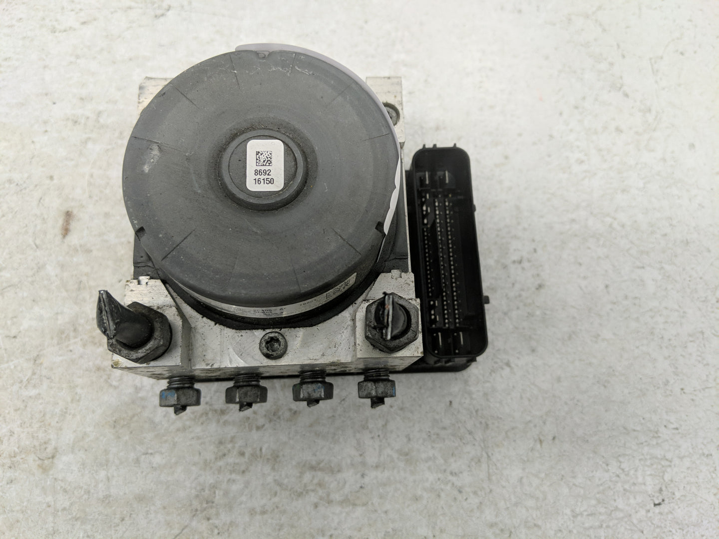 2015-2018 Ford Edge ABS Pump Control Module Replacement P/N:F2GC-2C405-BG Fits Fits 2015 2016 2017 2018 OEM Used Auto Parts 