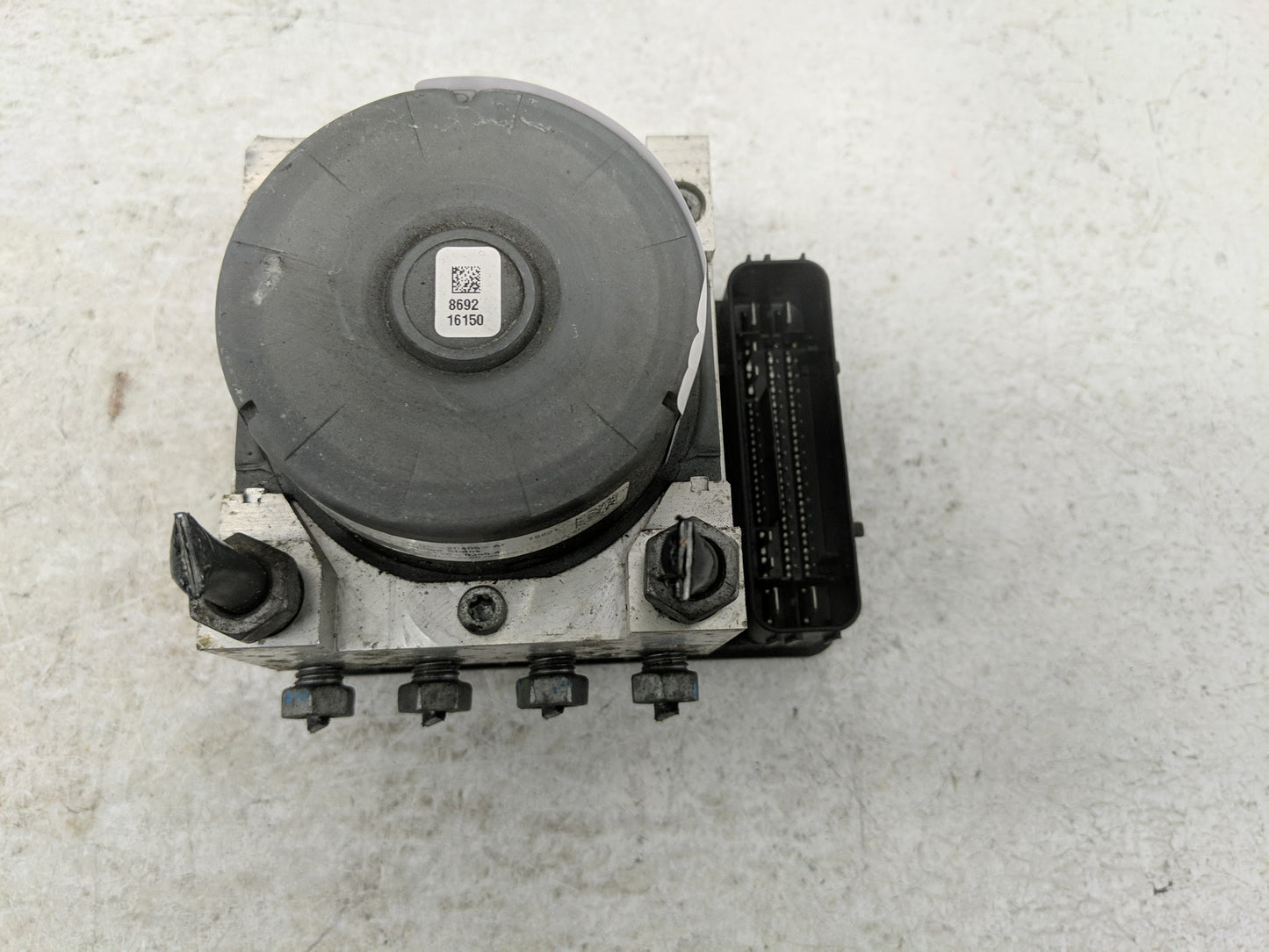 2015-2018 Ford Edge ABS Pump Control Module Replacement P/N:F2GC-2C405-BG Fits Fits 2015 2016 2017 2018 OEM Used Auto Parts 