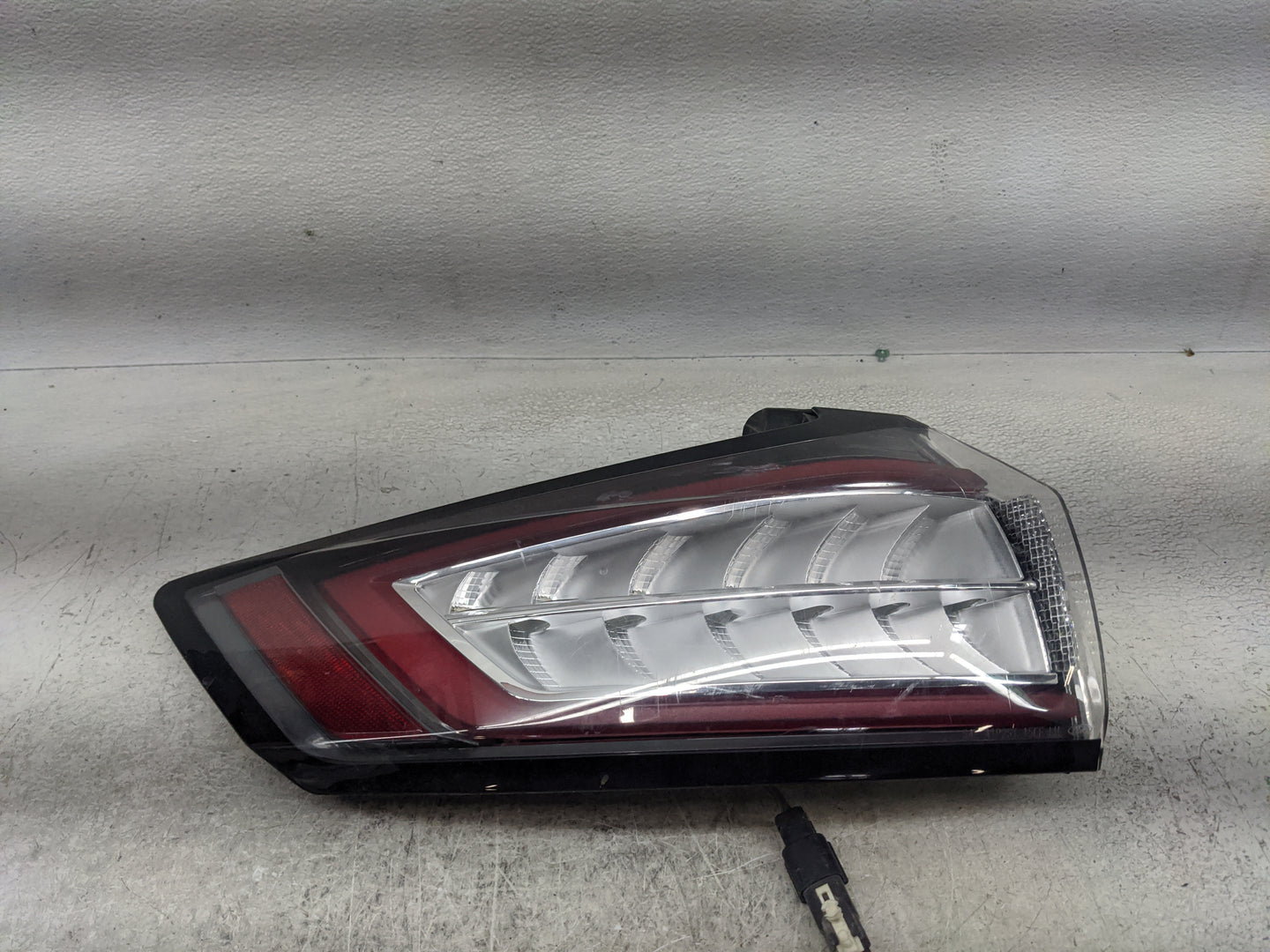 2015-2018 Ford Edge Tail Light Assembly Driver Left OEM P/N:HT4B-13405-D Fits Fits 2015 2016 2017 2018 OEM Used Auto Parts -