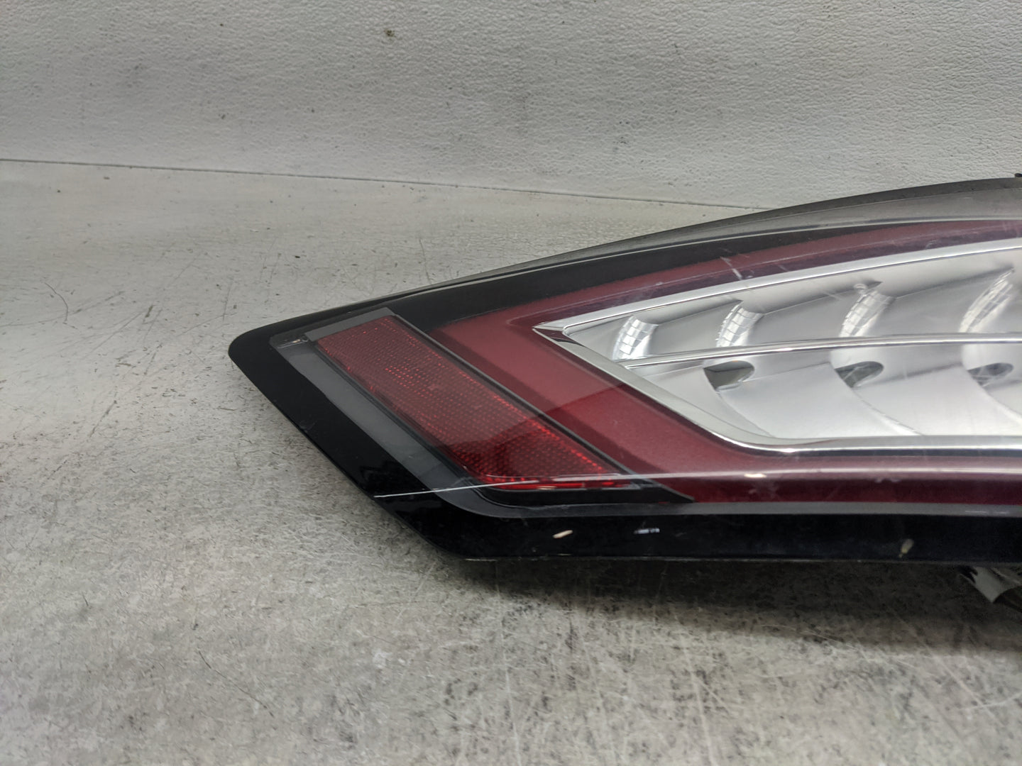 2015-2018 Ford Edge Tail Light Assembly Driver Left OEM P/N:HT4B-13405-D Fits Fits 2015 2016 2017 2018 OEM Used Auto Parts -