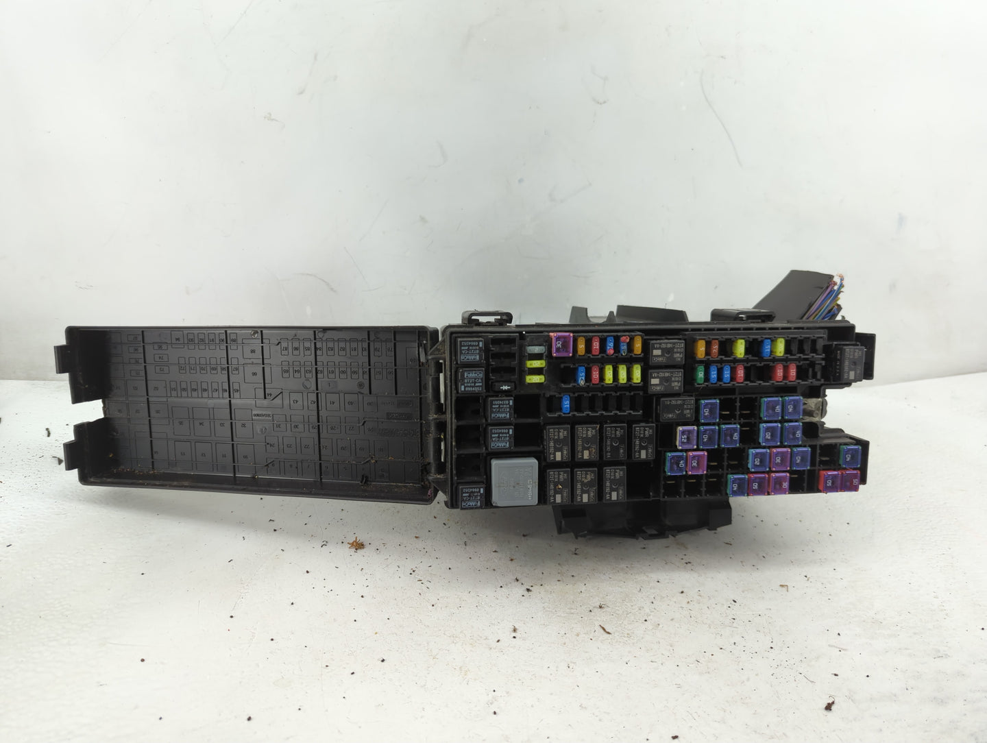2015-2018 Ford Edge Fusebox Fuse Box Panel Relay Module P/N:BT4T-14A003-AA Fits Fits 2015 2016 2017 2018 OEM Used Auto Parts