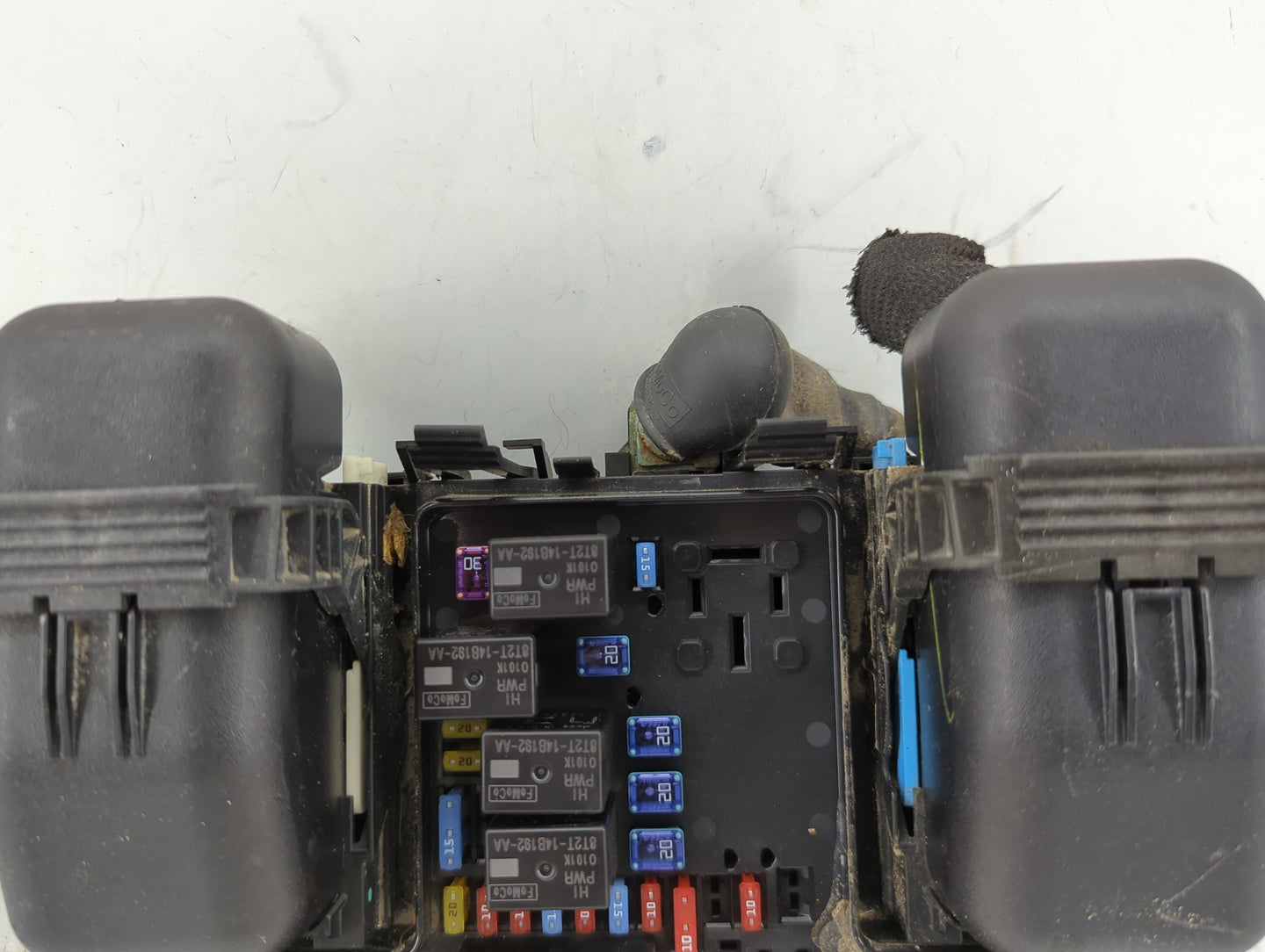 2015-2018 Ford Edge Fusebox Fuse Box Panel Relay Module P/N:F2GT14A067 Fits Fits 2015 2016 2017 2018 OEM Used Auto Parts - O