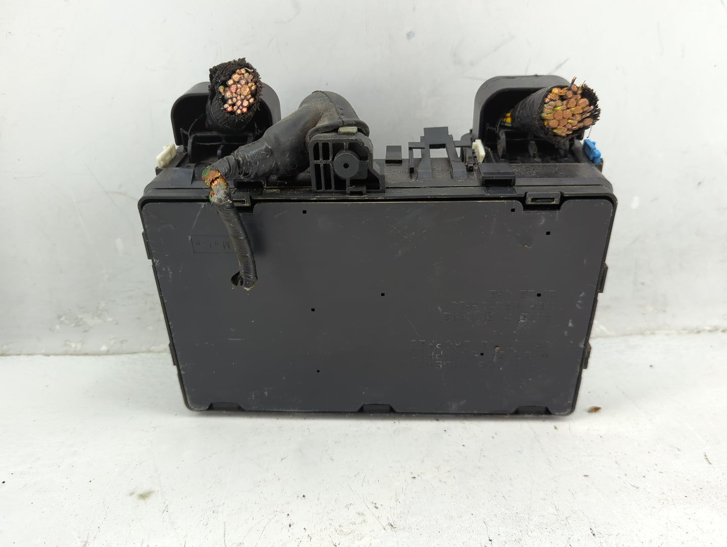 2015-2018 Ford Edge Fusebox Fuse Box Panel Relay Module P/N:F2GT14A067 Fits Fits 2015 2016 2017 2018 OEM Used Auto Parts - O