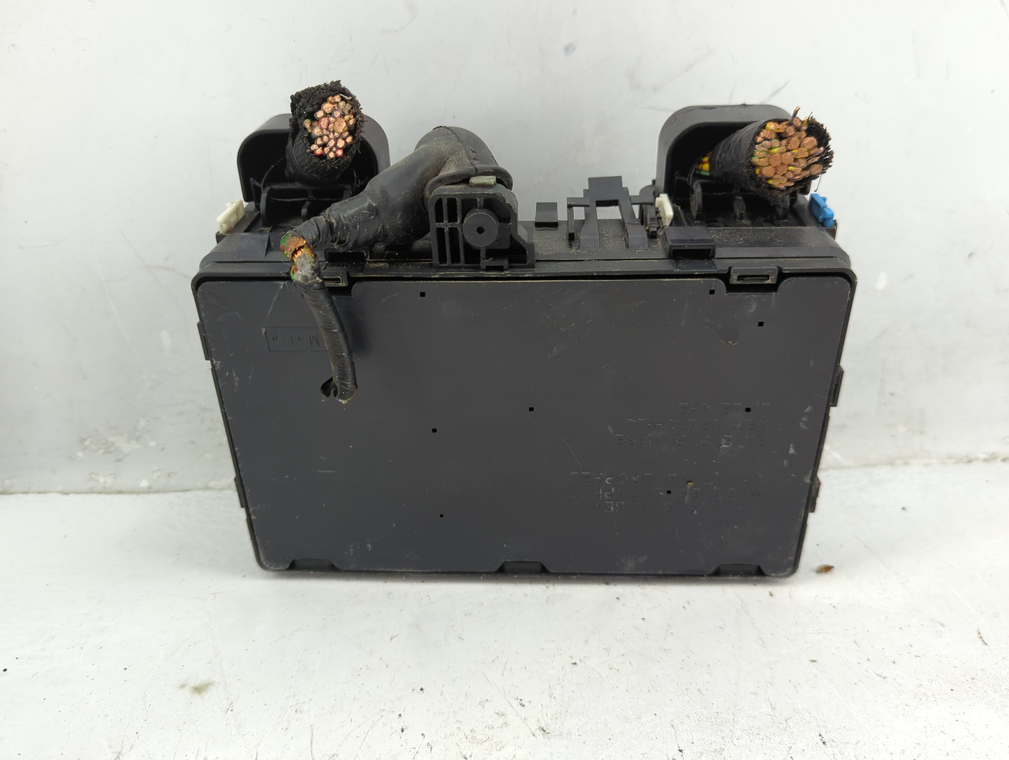 2015-2018 Ford Edge Fusebox Fuse Box Panel Relay Module P/N:F2GT14A067 Fits Fits 2015 2016 2017 2018 OEM Used Auto Parts - O