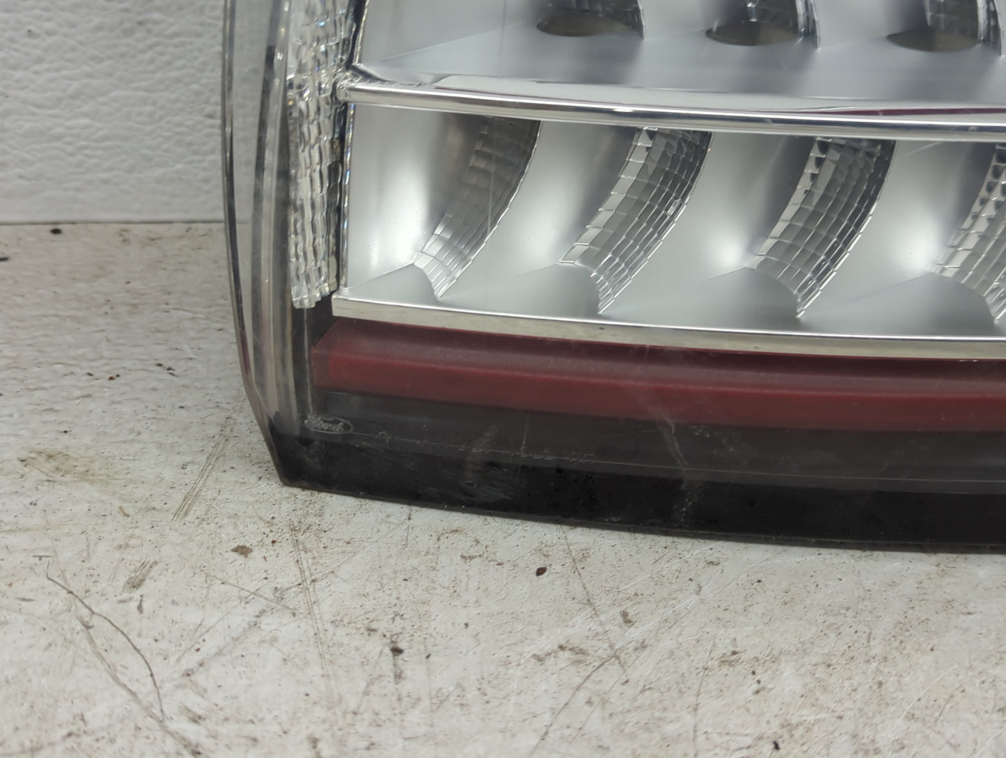 2015-2018 Ford Edge Tail Light Assembly Passenger Right OEM P/N:FT4B-13404-D FT4B-13404-C Fits Fits 2015 2016 2017 2018 OEM 