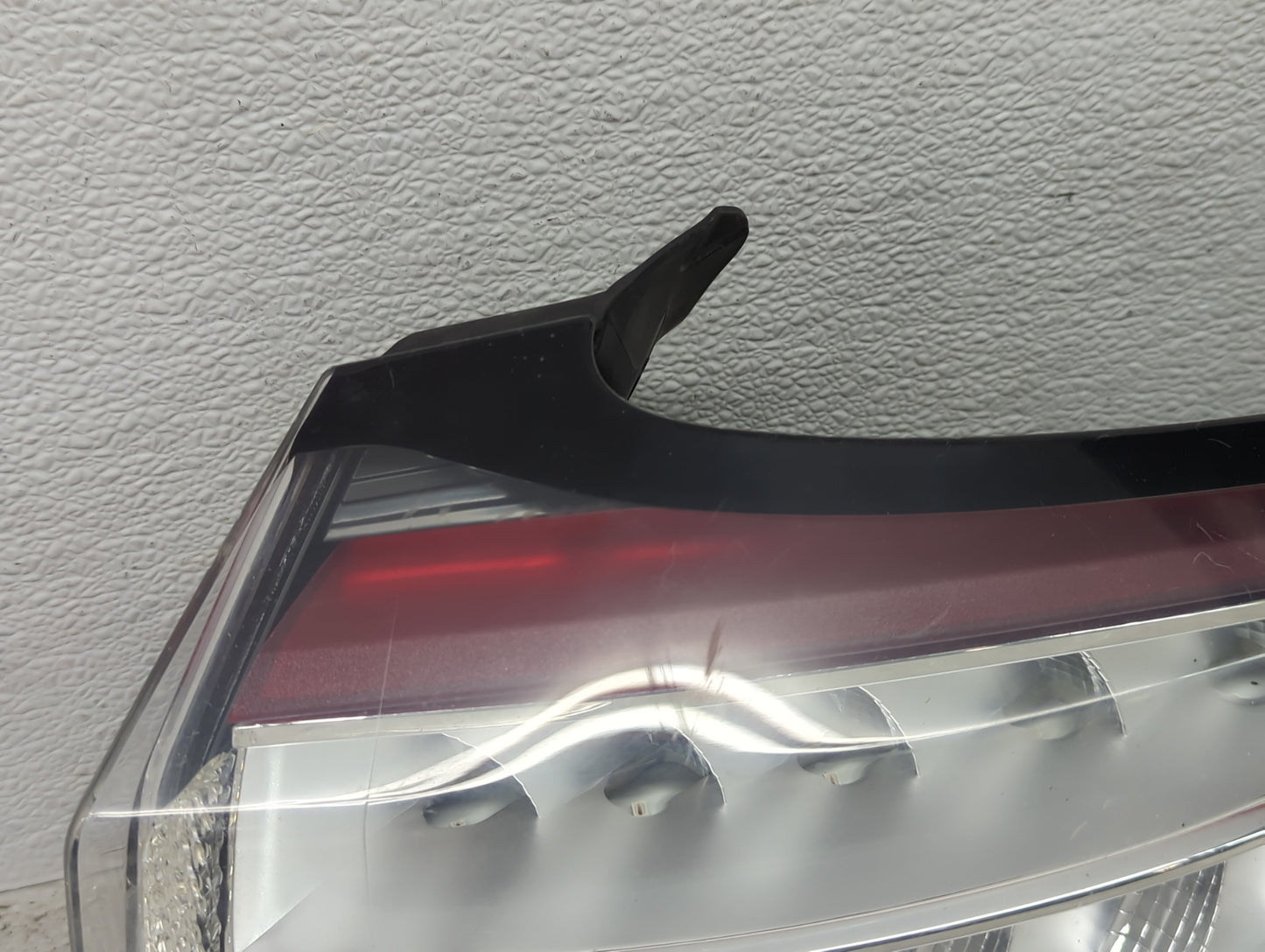 2015-2018 Ford Edge Tail Light Assembly Passenger Right OEM P/N:FT4B-13404-D FT4B-13404-C Fits Fits 2015 2016 2017 2018 OEM 