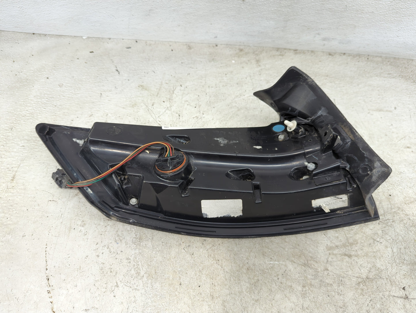 2015-2018 Ford Edge Tail Light Assembly Passenger Right OEM P/N:FT4B-13404-D FT4B-13404-C Fits Fits 2015 2016 2017 2018 OEM 