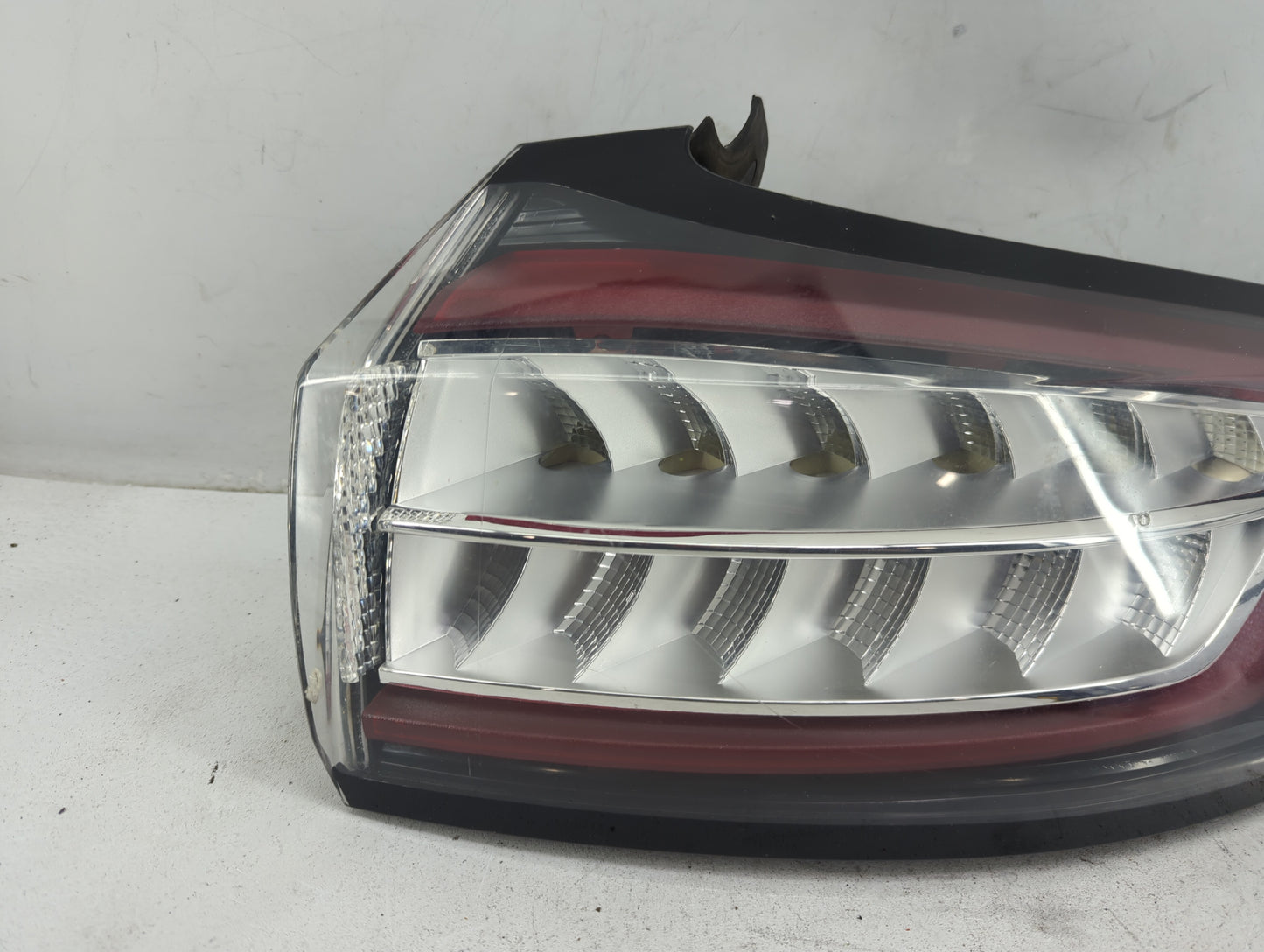 2015-2018 Ford Edge Tail Light Assembly Passenger Right OEM P/N:FT4B-13404-D FT4B-13404-C Fits Fits 2015 2016 2017 2018 OEM 