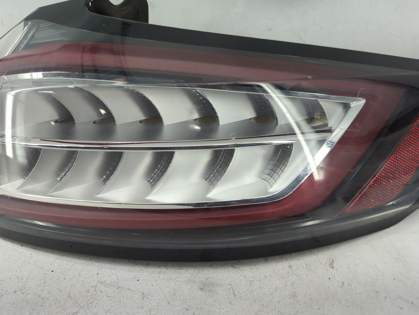 2015-2018 Ford Edge Tail Light Assembly Passenger Right OEM P/N:FT4B-13404-D FT4B-13404-C Fits Fits 2015 2016 2017 2018 OEM 