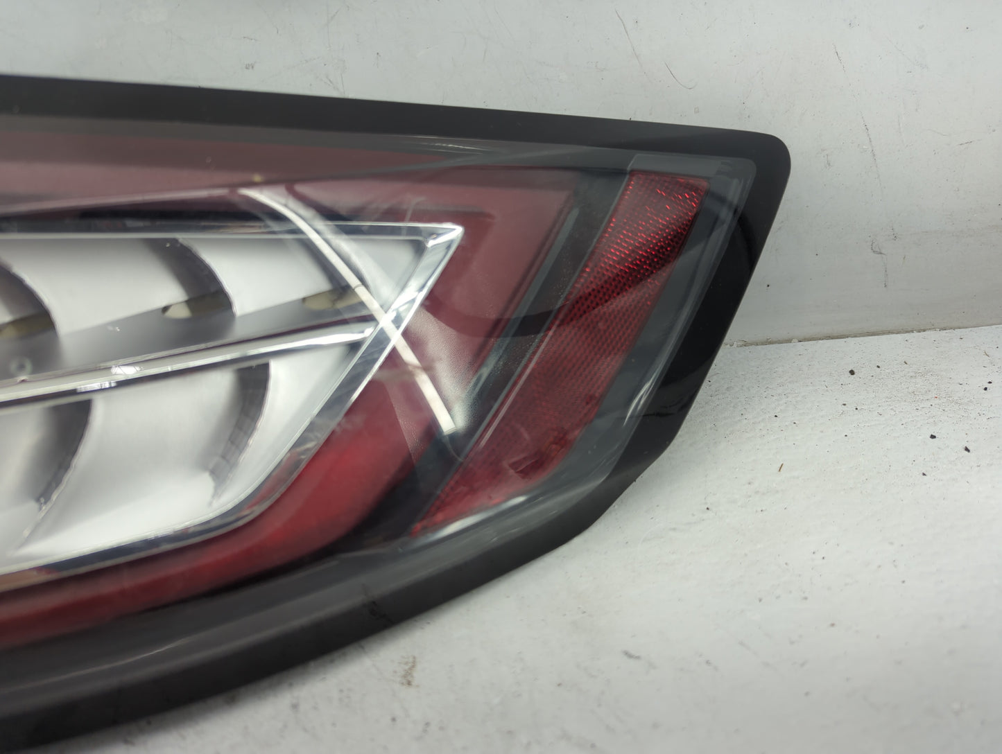 2015-2018 Ford Edge Tail Light Assembly Passenger Right OEM P/N:FT4B-13404-D FT4B-13404-C Fits Fits 2015 2016 2017 2018 OEM 
