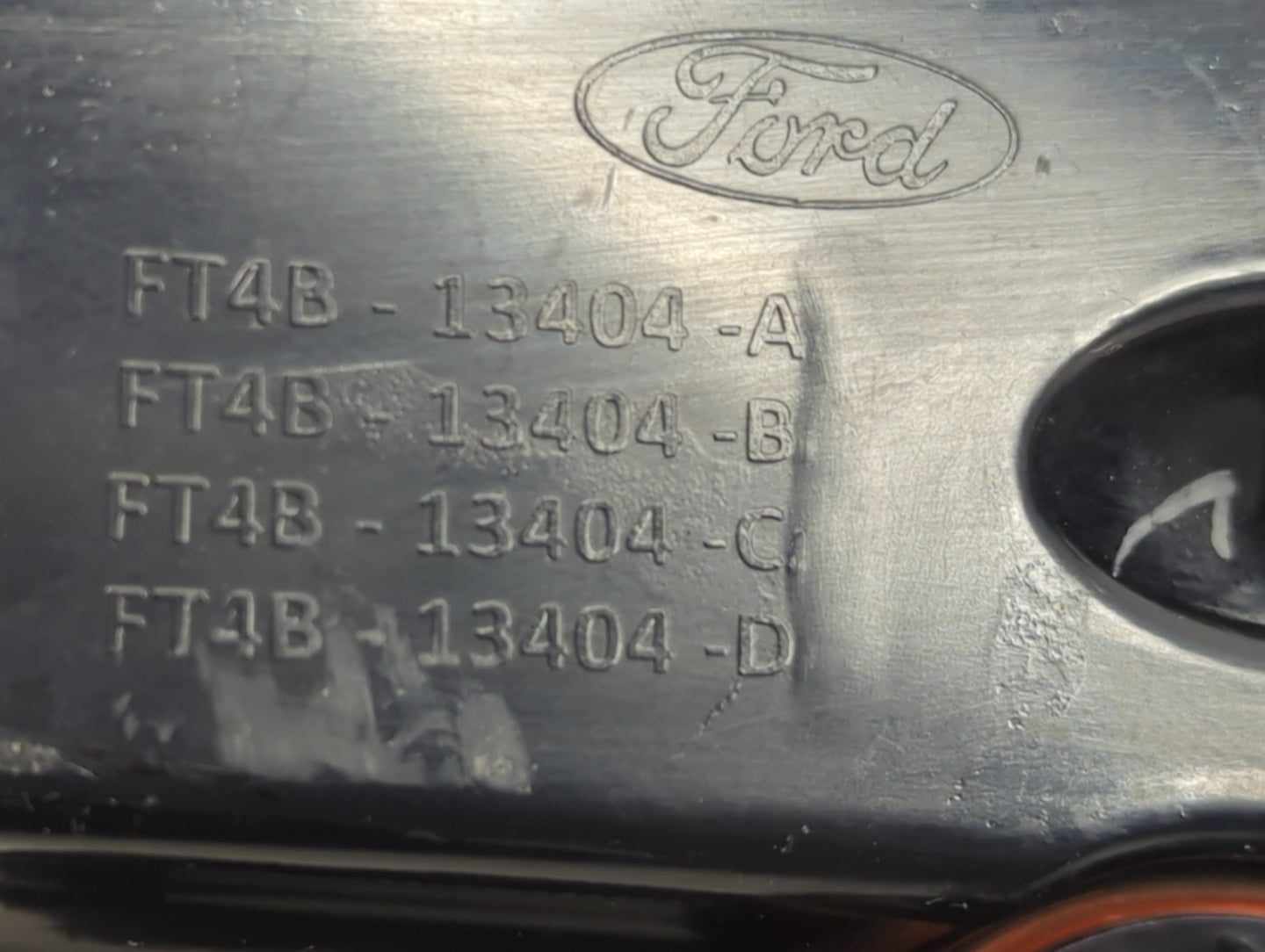 2015-2018 Ford Edge Tail Light Assembly Passenger Right OEM P/N:FT4B-13404-D FT4B-13404-C Fits Fits 2015 2016 2017 2018 OEM 