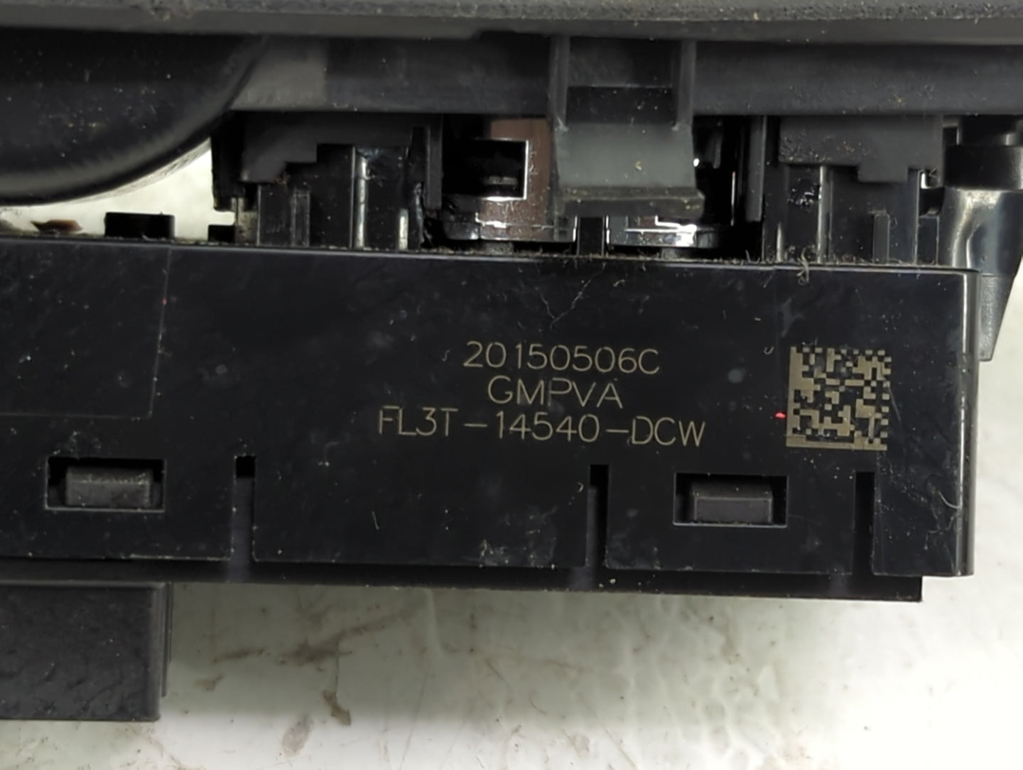 2015-2016 Ford Edge Master Power Window Switch Replacement Driver Side Left P/N:FL3T-14540-DCW Fits OEM Used Auto Parts - Oe