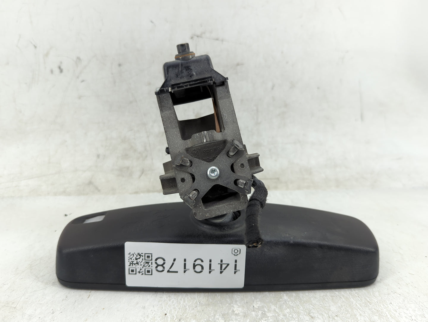 2015-2018 Ford Edge Interior Rear View Mirror Replacement OEM P/N:E11046532 Fits Fits 2015 2016 2017 2018 OEM Used Auto Part