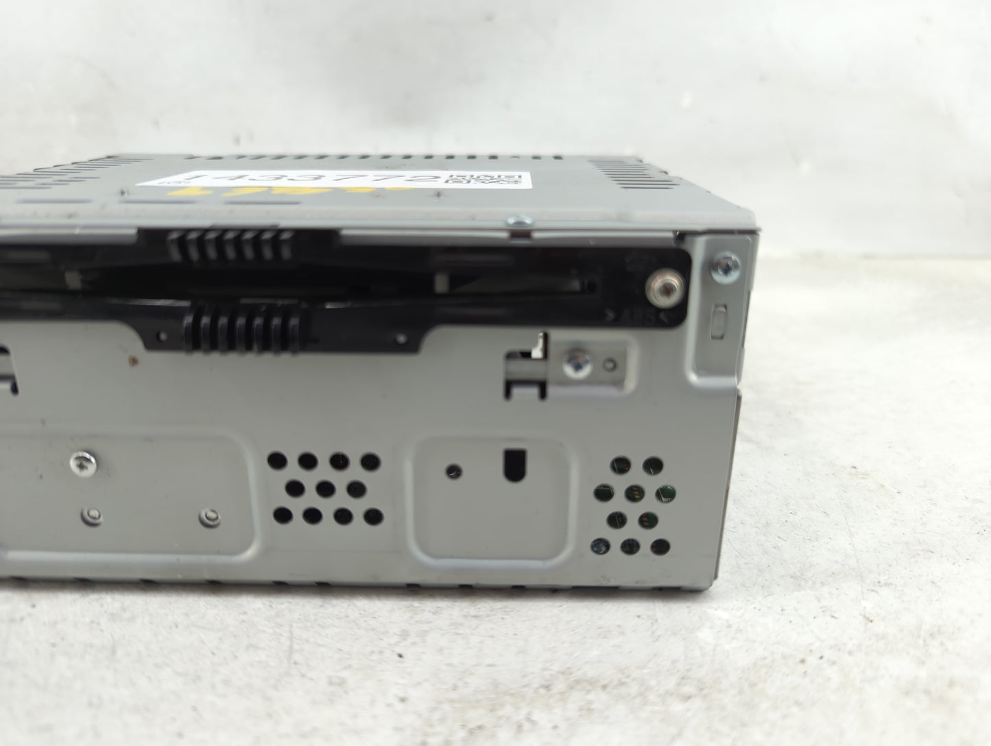 2015-2018 Ford Edge Radio AM FM Cd Player Receiver Replacement P/N:CQ-FJ64E3UMB Fits Fits 2015 2016 2017 2018 OEM Used Auto 