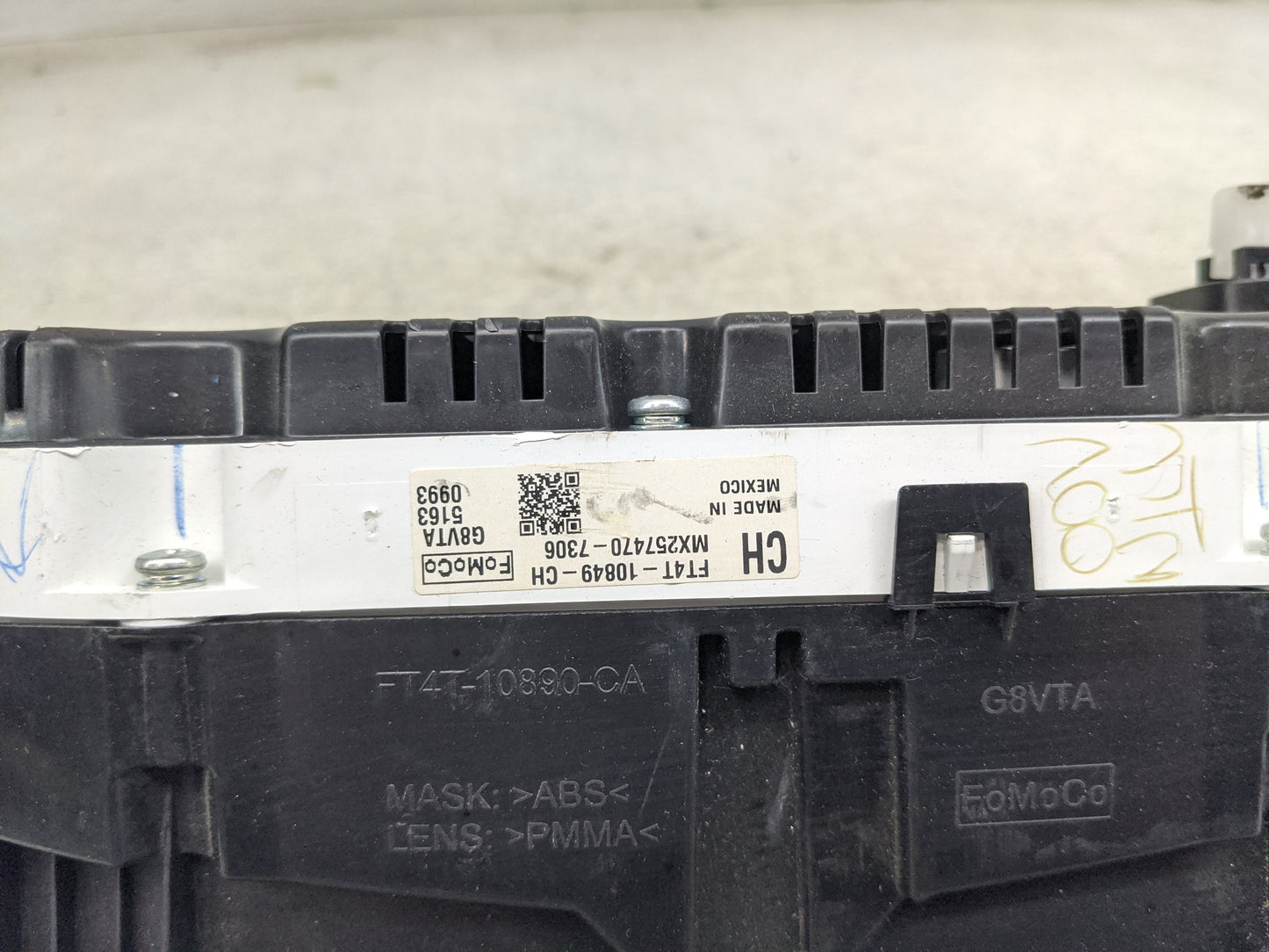 2015 Ford Edge Instrument Cluster Speedometer Gauges P/N:FT4T-10849-CH FT4T-10890-CA, MX2574470-7306 Miles:156K Fits OEM Use