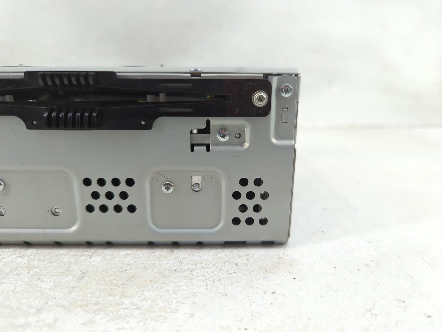 2015 Ford Edge Radio AM FM Cd Player Receiver Replacement P/N:CQ-FJ64E2UMA Fits OEM Used Auto Parts - Oemusedautoparts1.com