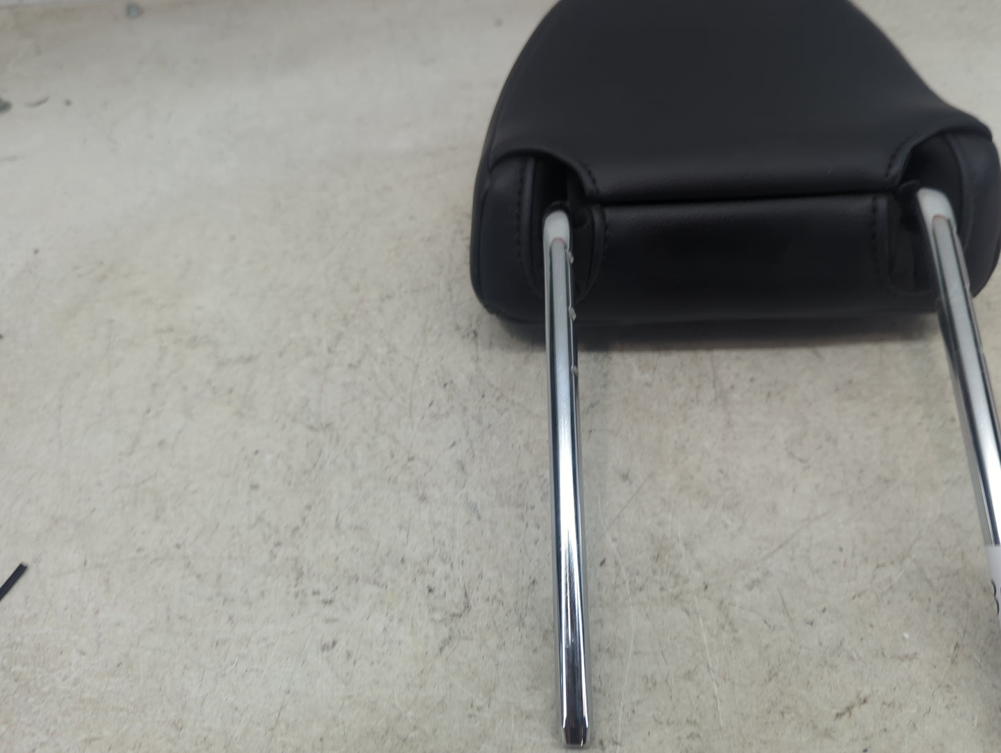 2015 Ford Edge Headrest Head Rest Front Driver Seat Black - Oemusedautoparts1.com