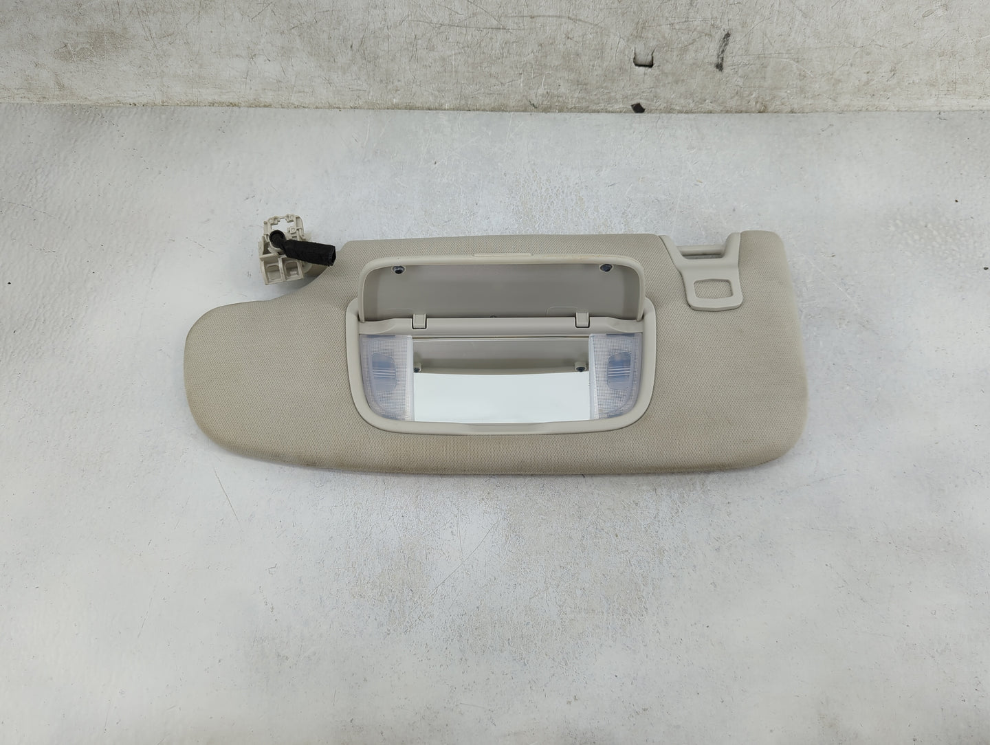 2015-2020 Ford Edge Sun Visor Shade Replacement Driver Left Mirror Fits Fits 2015 2016 2017 2018 2019 2020 OEM Used Auto Par
